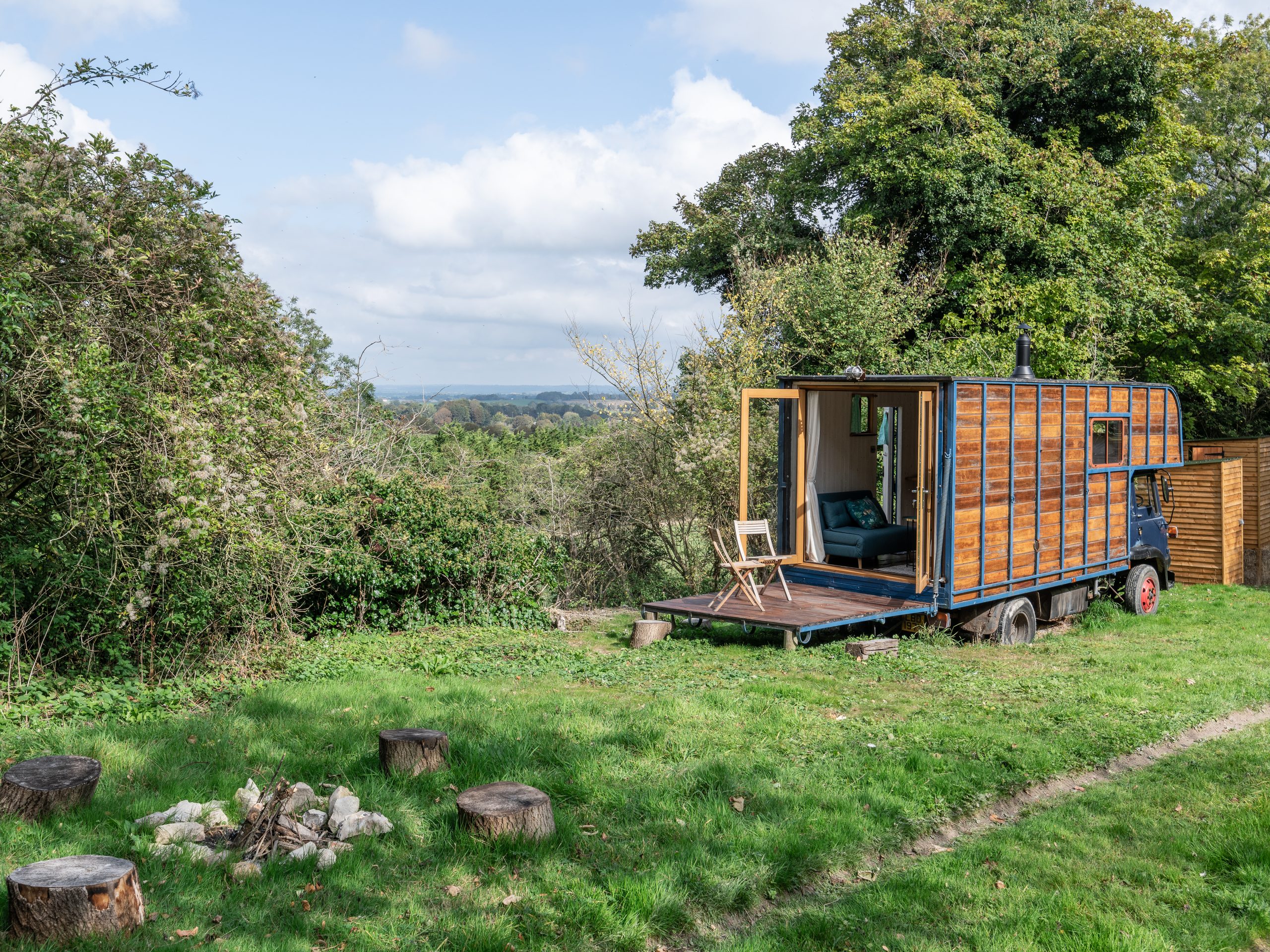 Busker Horsebox