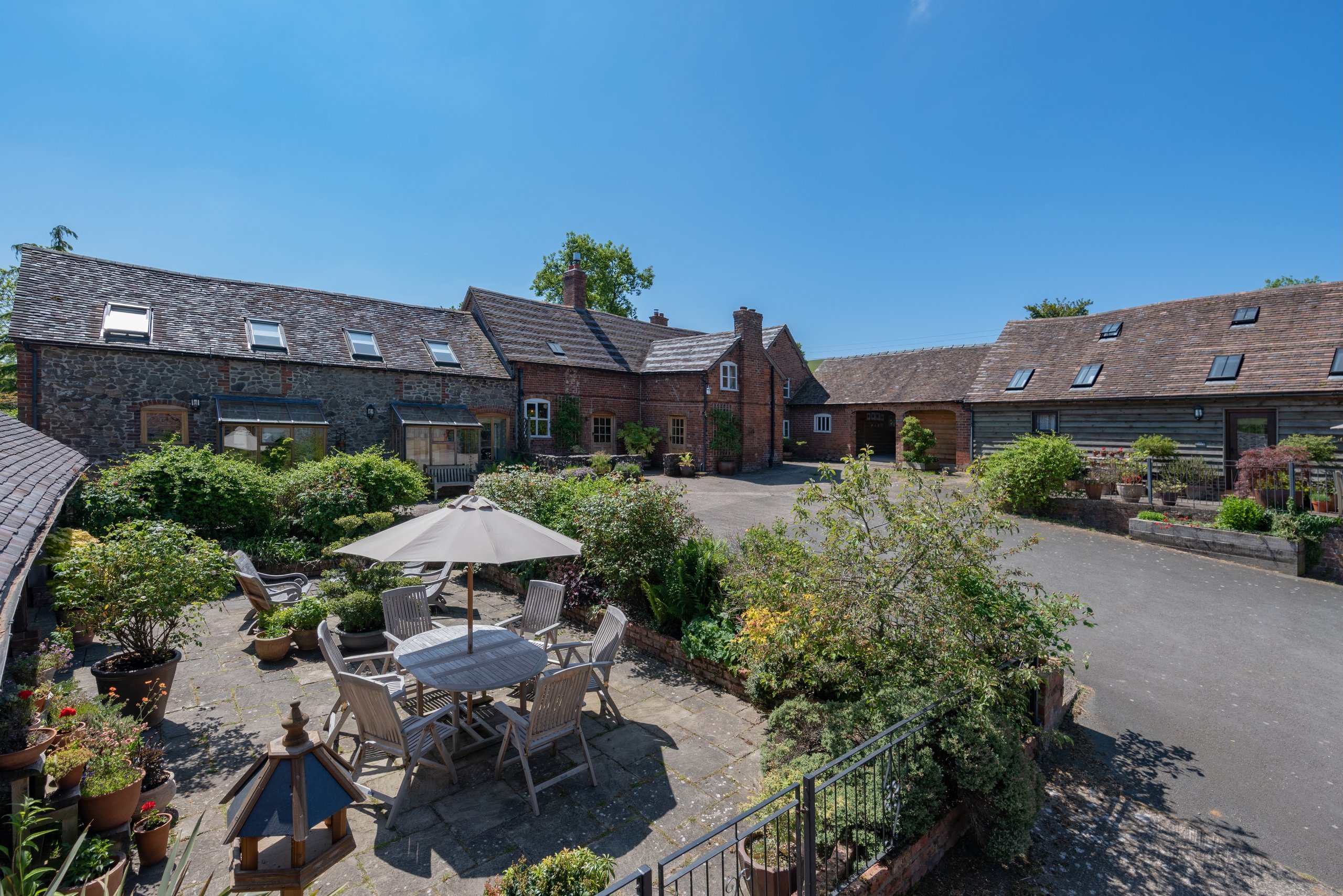 Middle Farm & Cottages