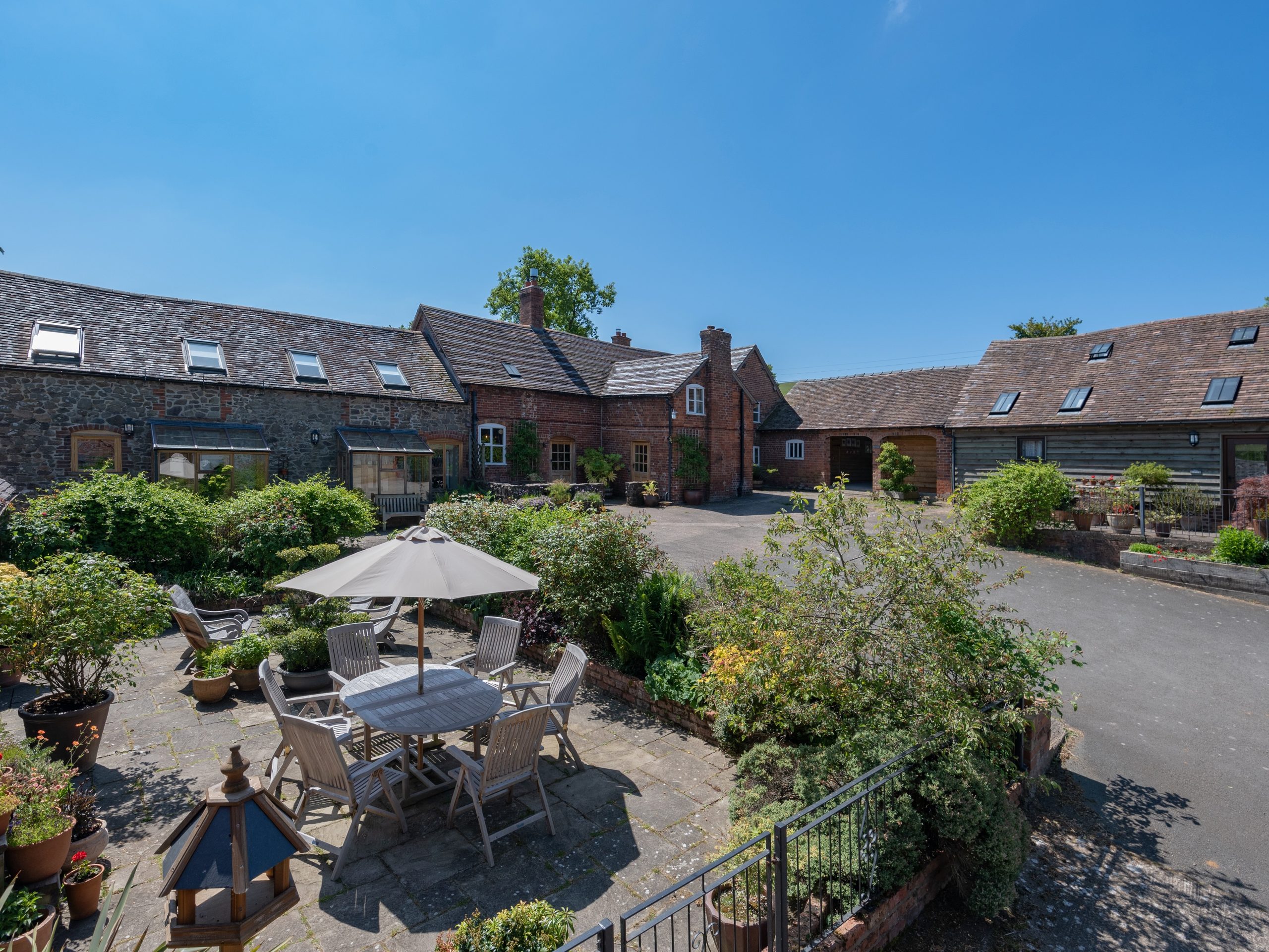 Middle Farm & Cottages
