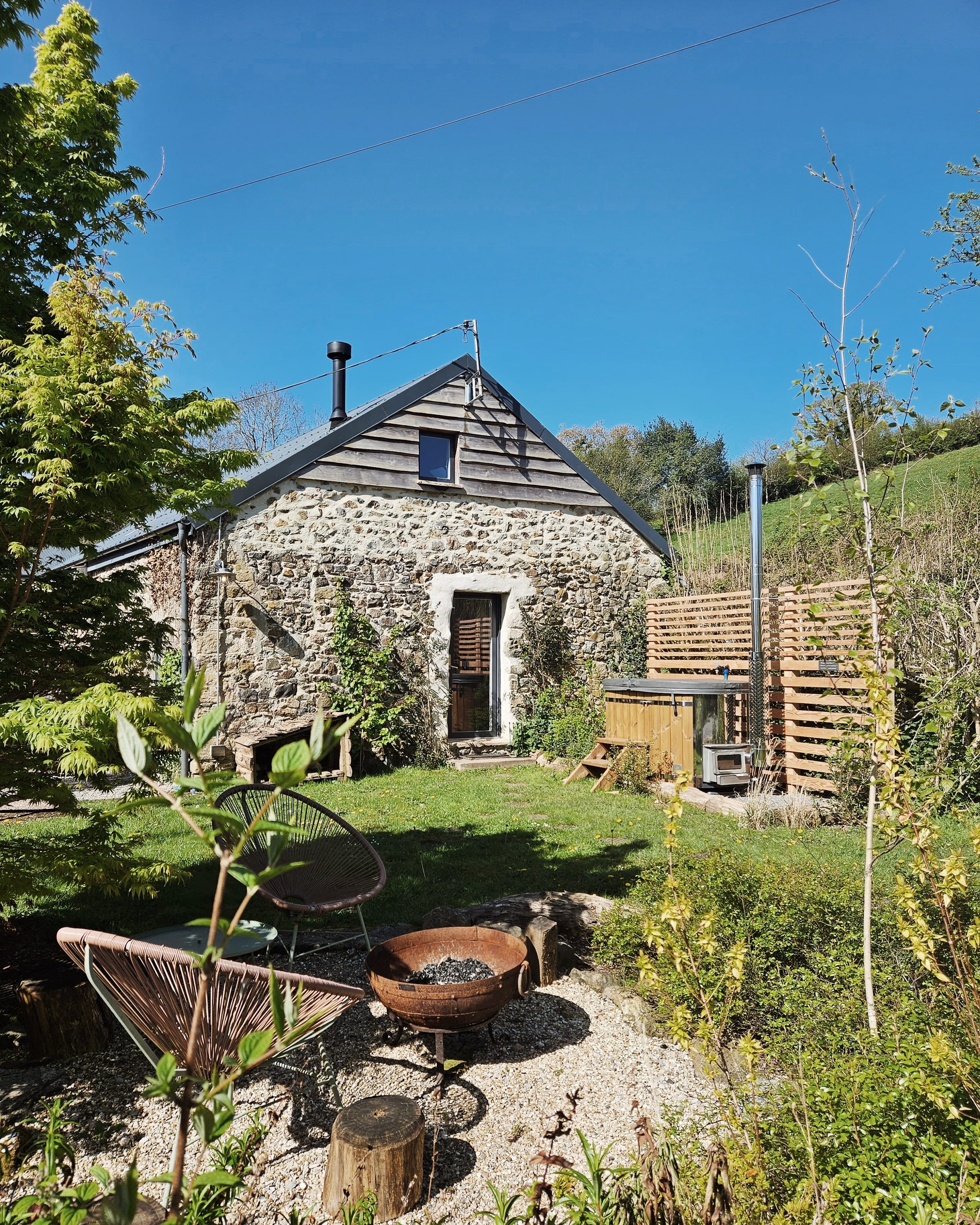 The Small Barn - Image 1