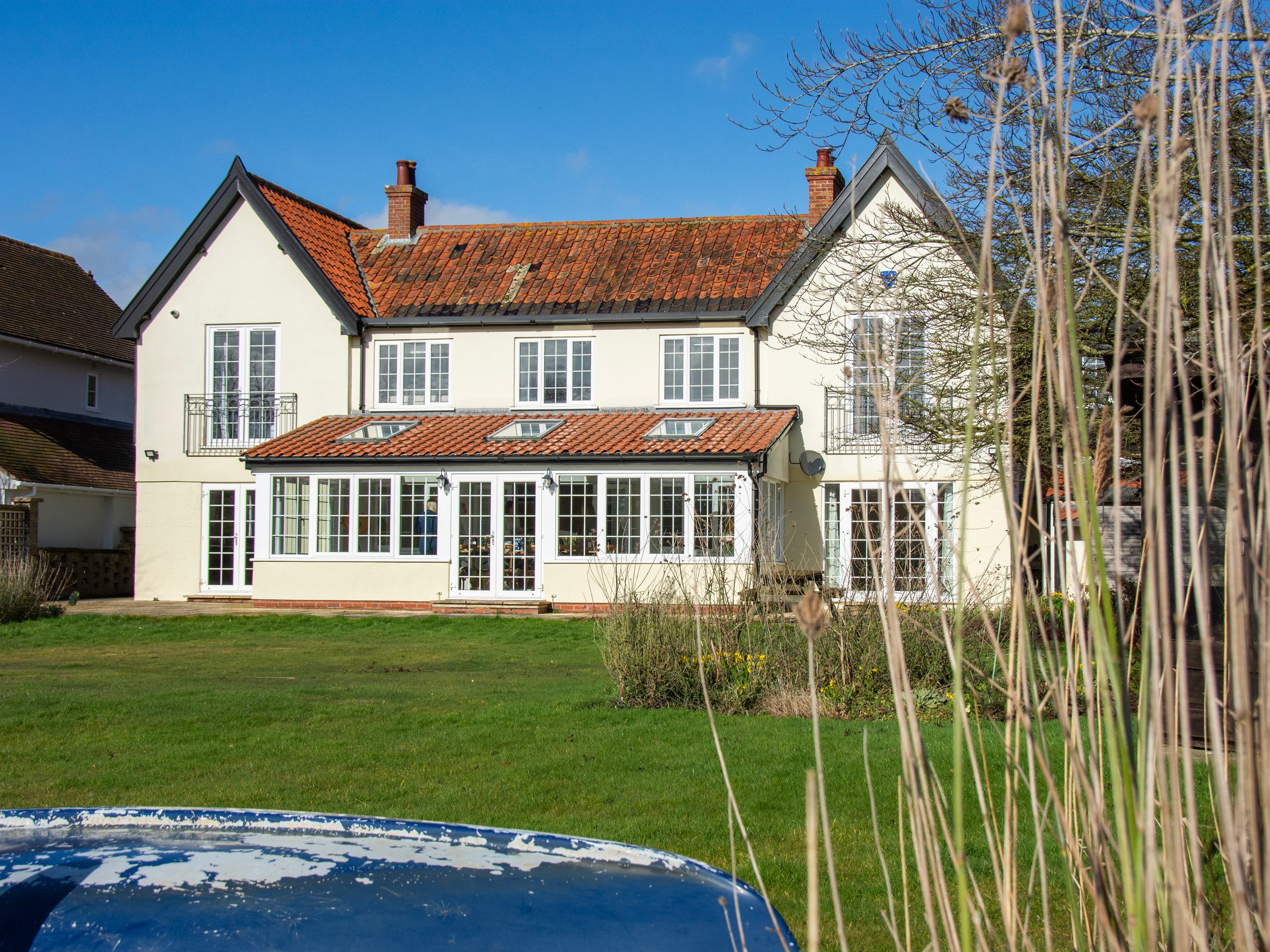 9 Lakeside Avenue