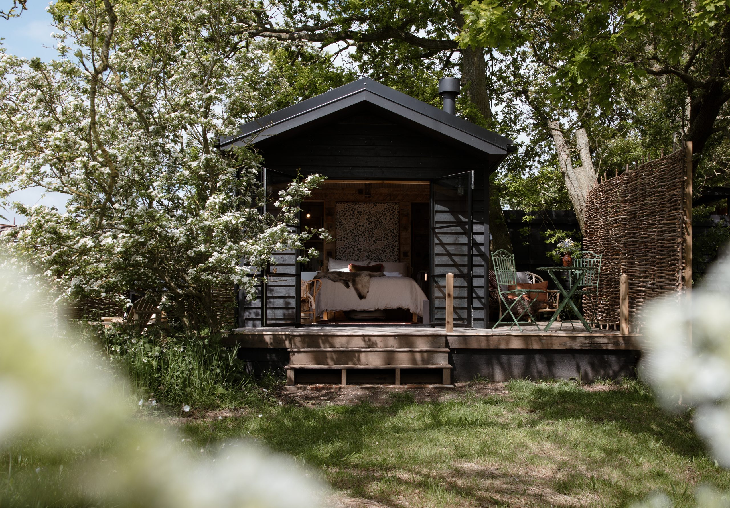 The Lakeside Lodge - Image 1