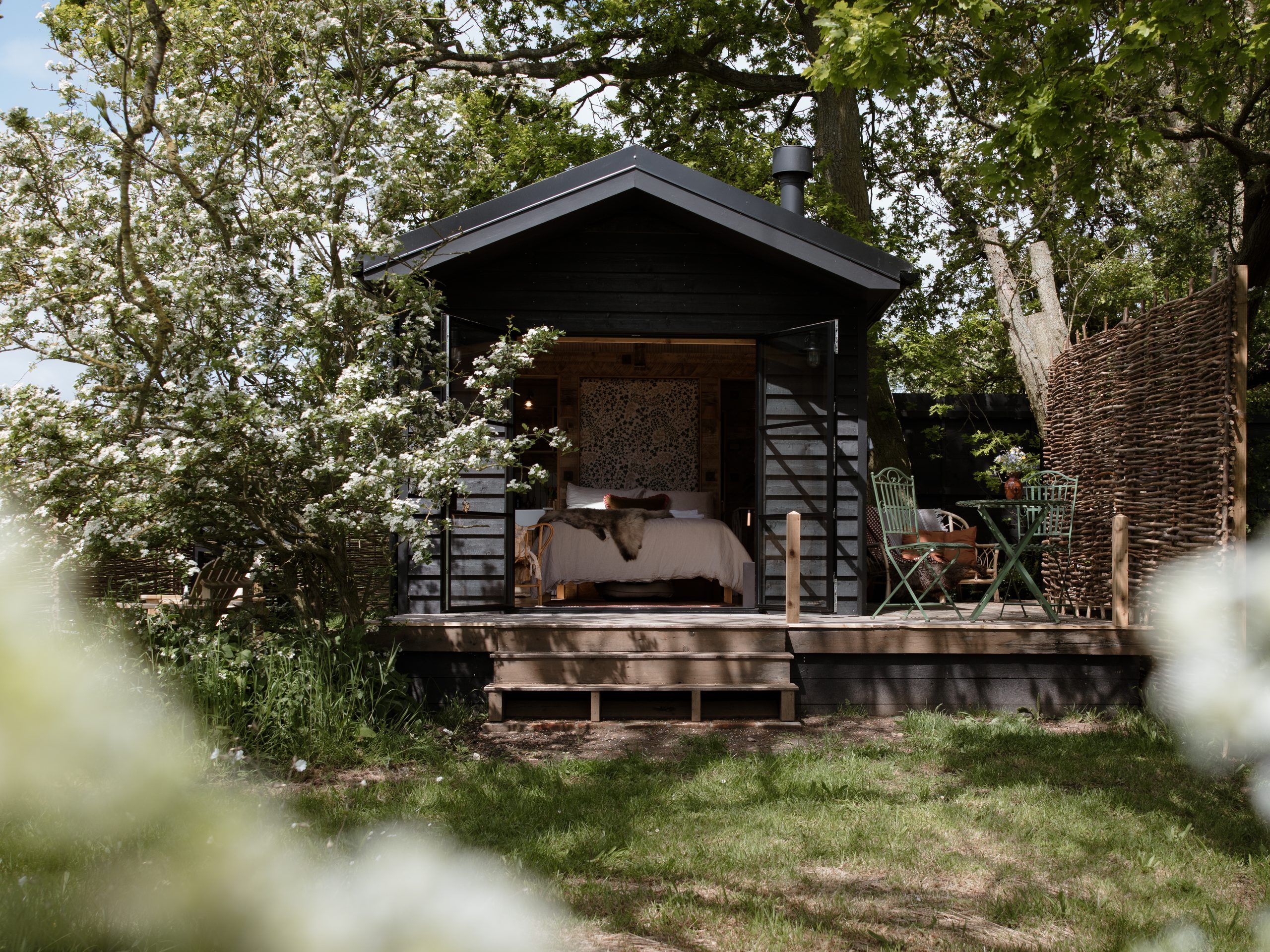 The Lakeside Lodge