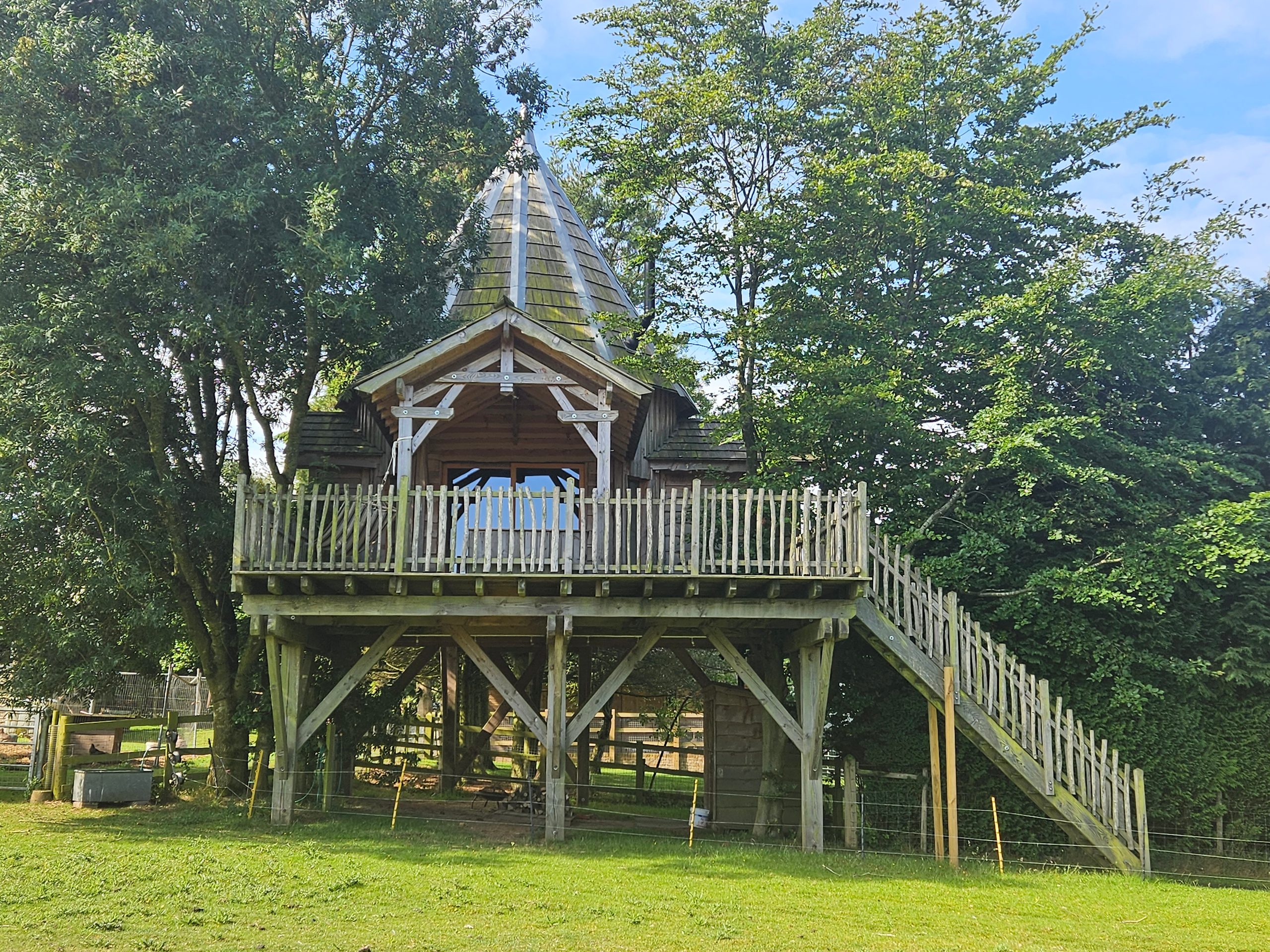 The Lodge Treehouse