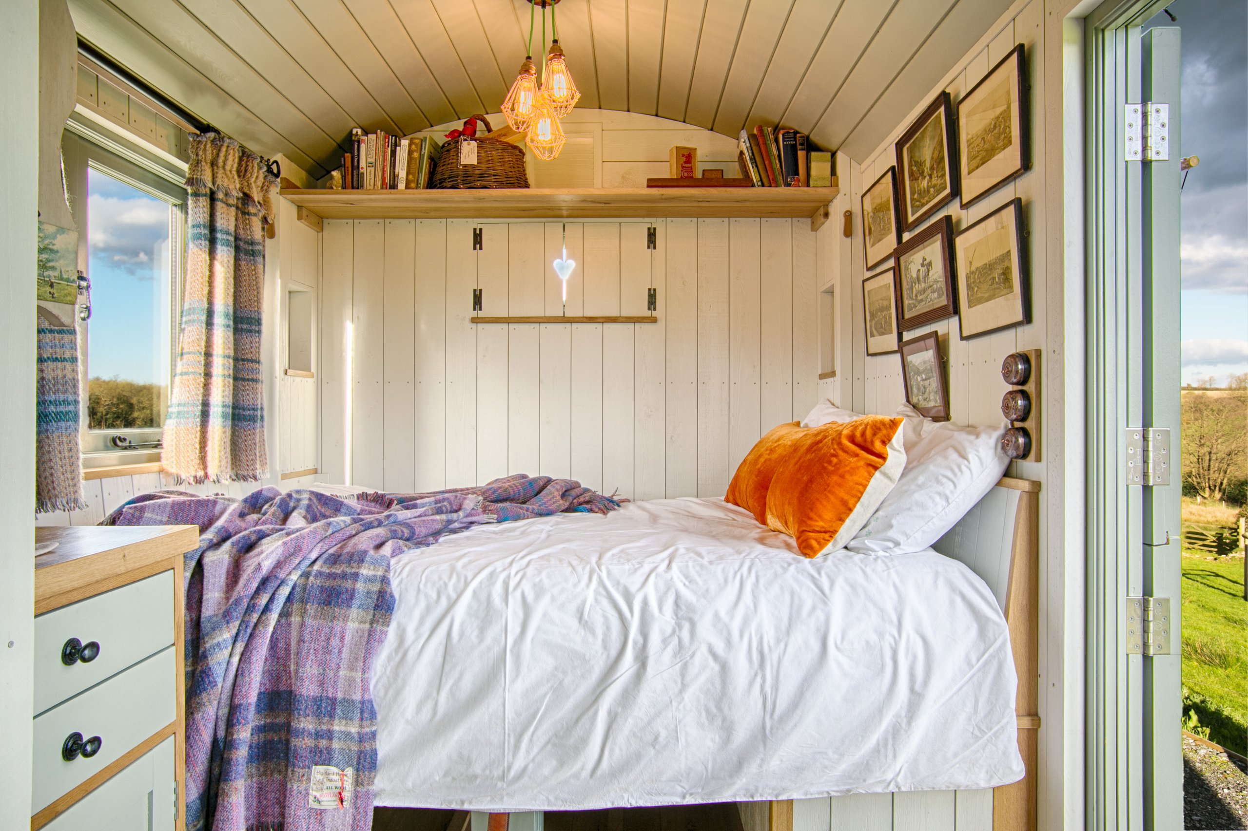 Dimpsey Shepherd's Hut Glamping