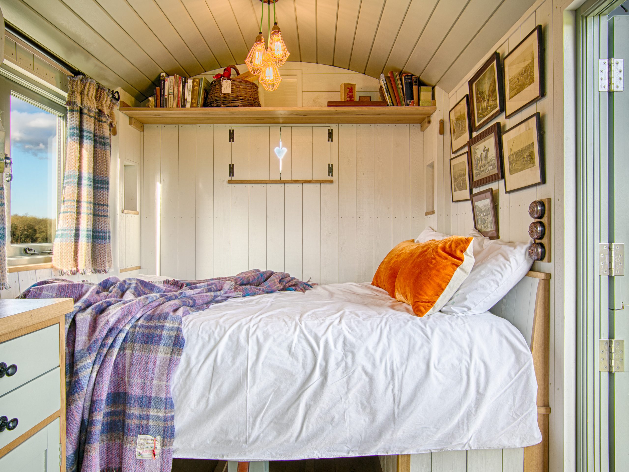 Dimpsey Shepherd's Hut Glamping