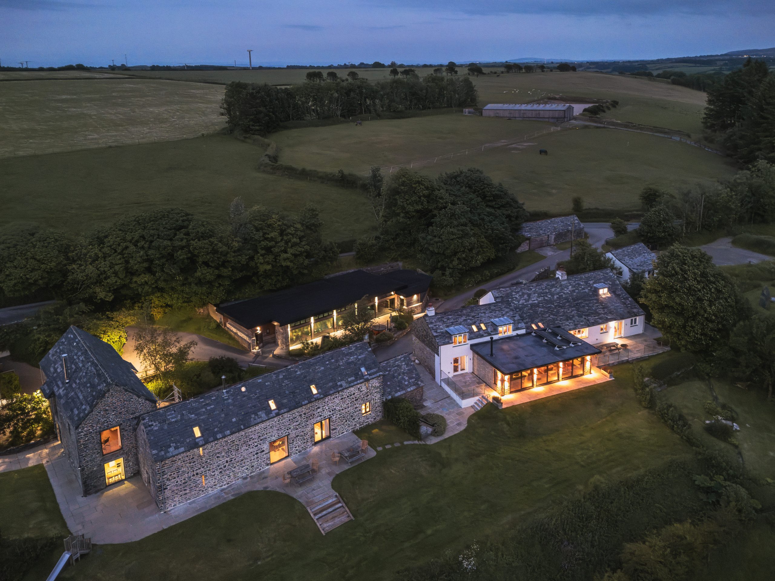 Tregulland Cottage & Barn