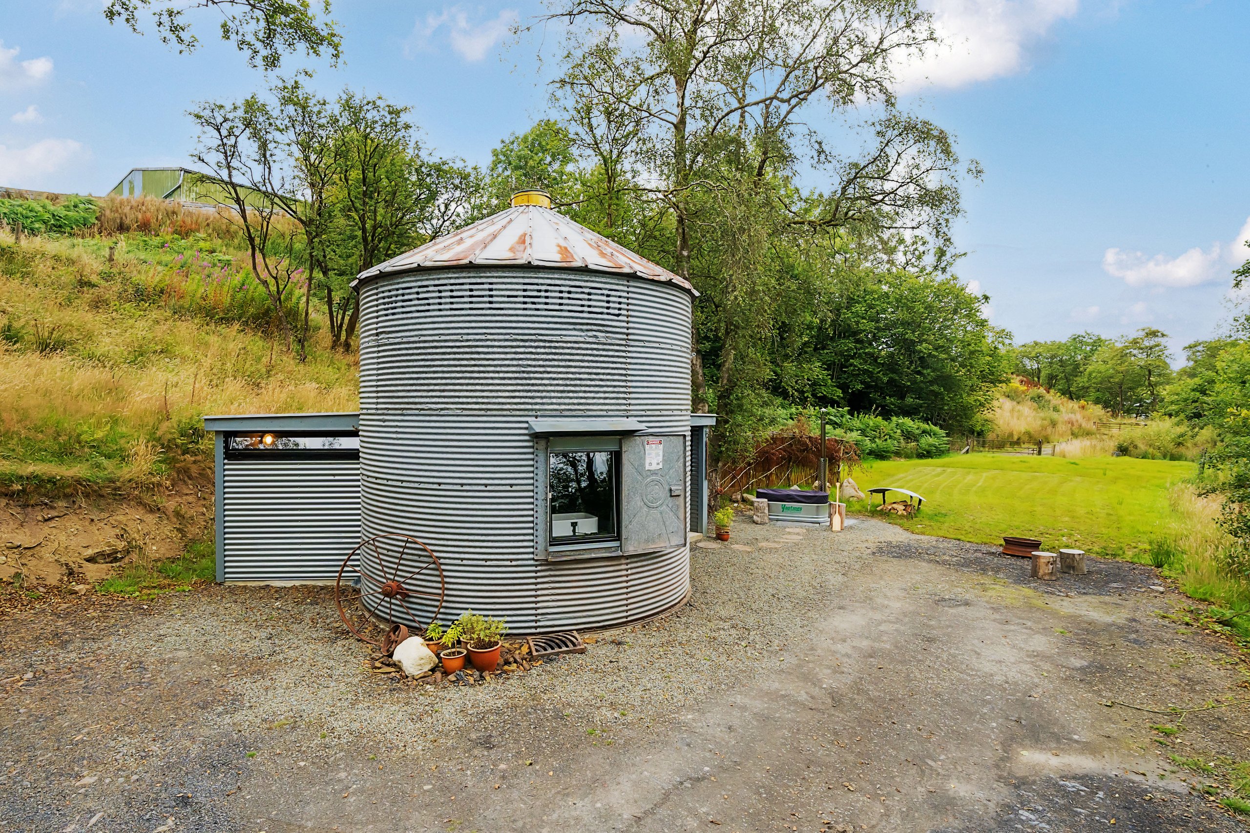 Plas Y Cadno Grain Silo