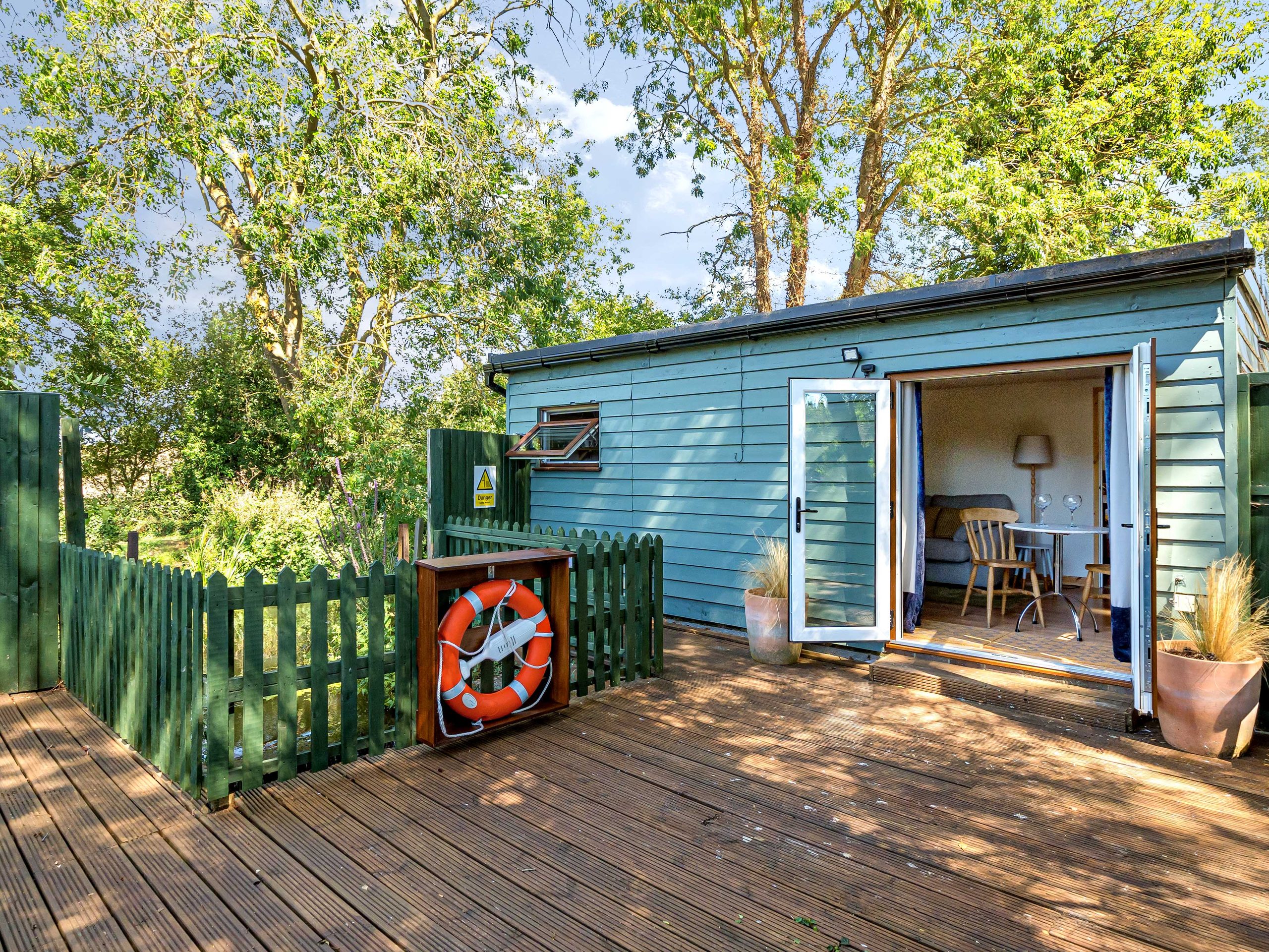 Island Lodge at Papermill Island