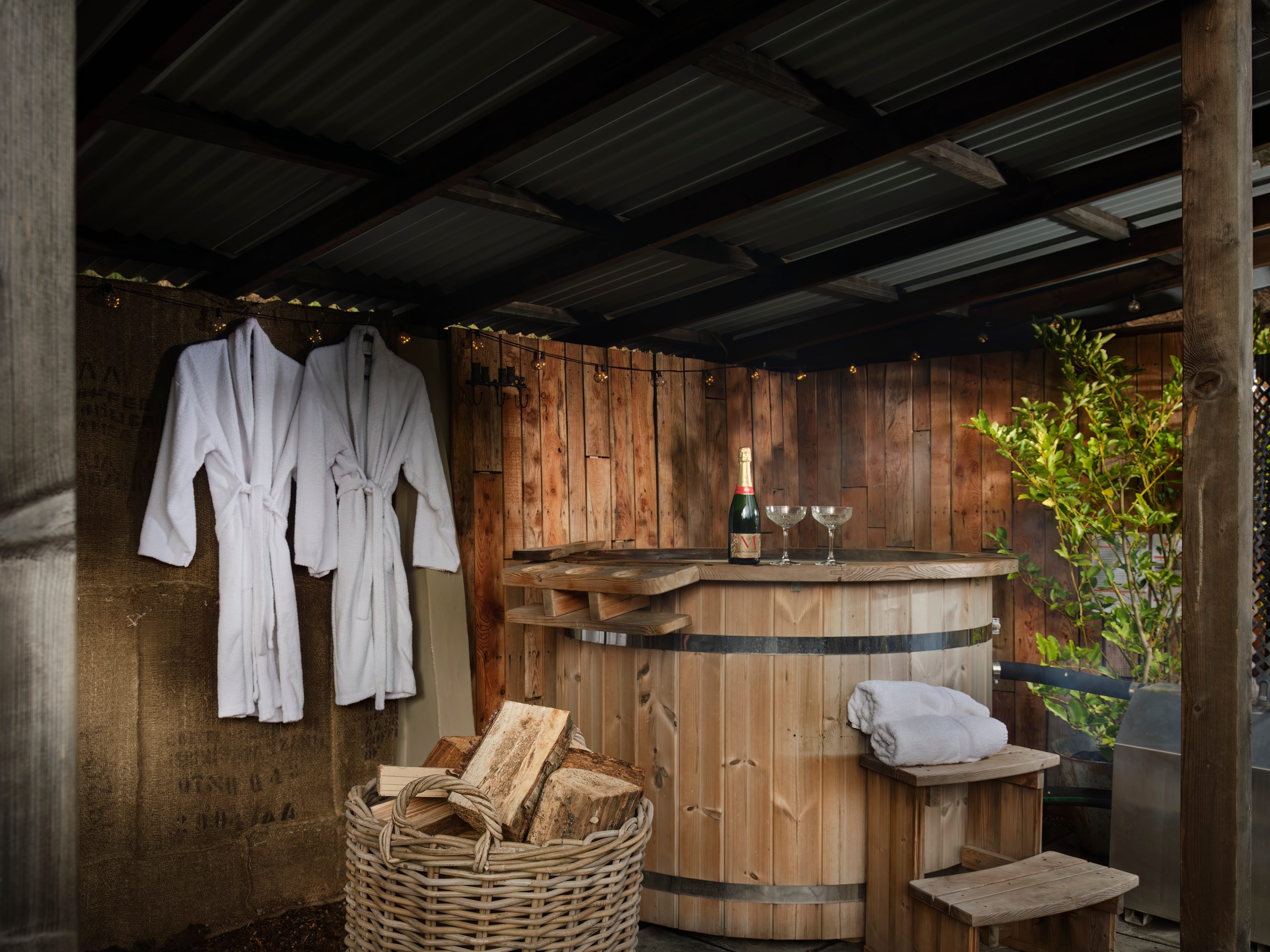 The Cosy Cowshed - Image 1