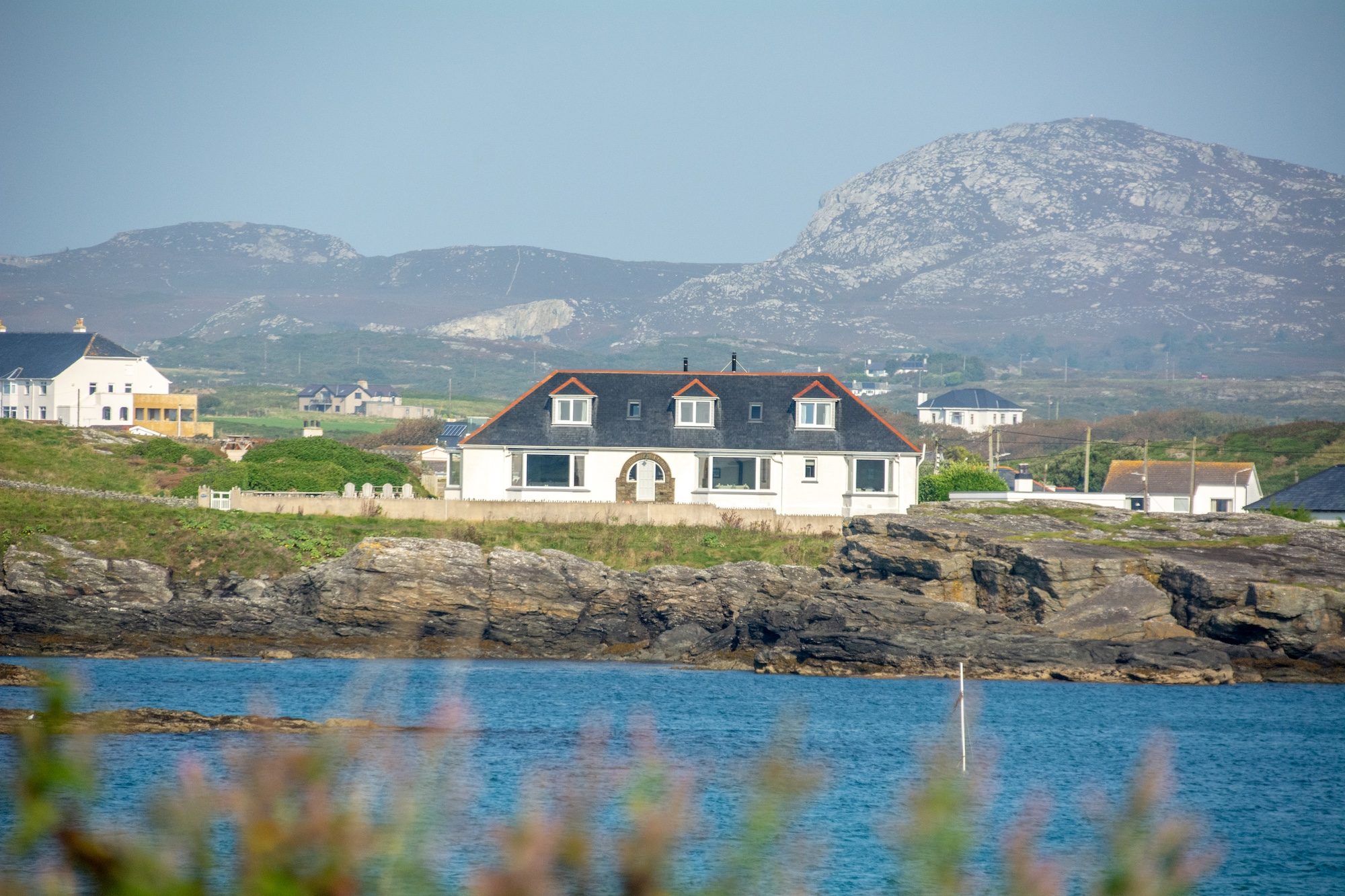 Rockside - Image 1