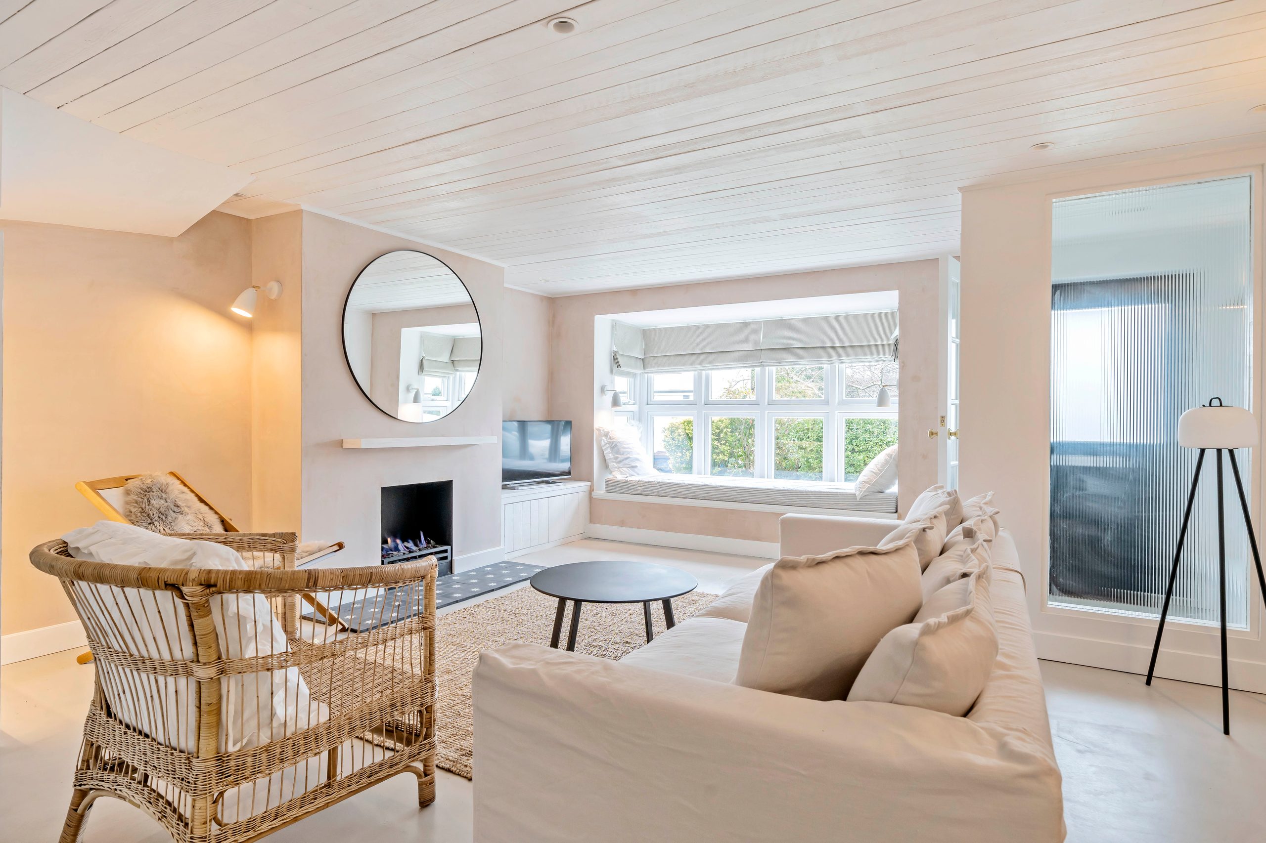 Seaside Cottage - Image 1