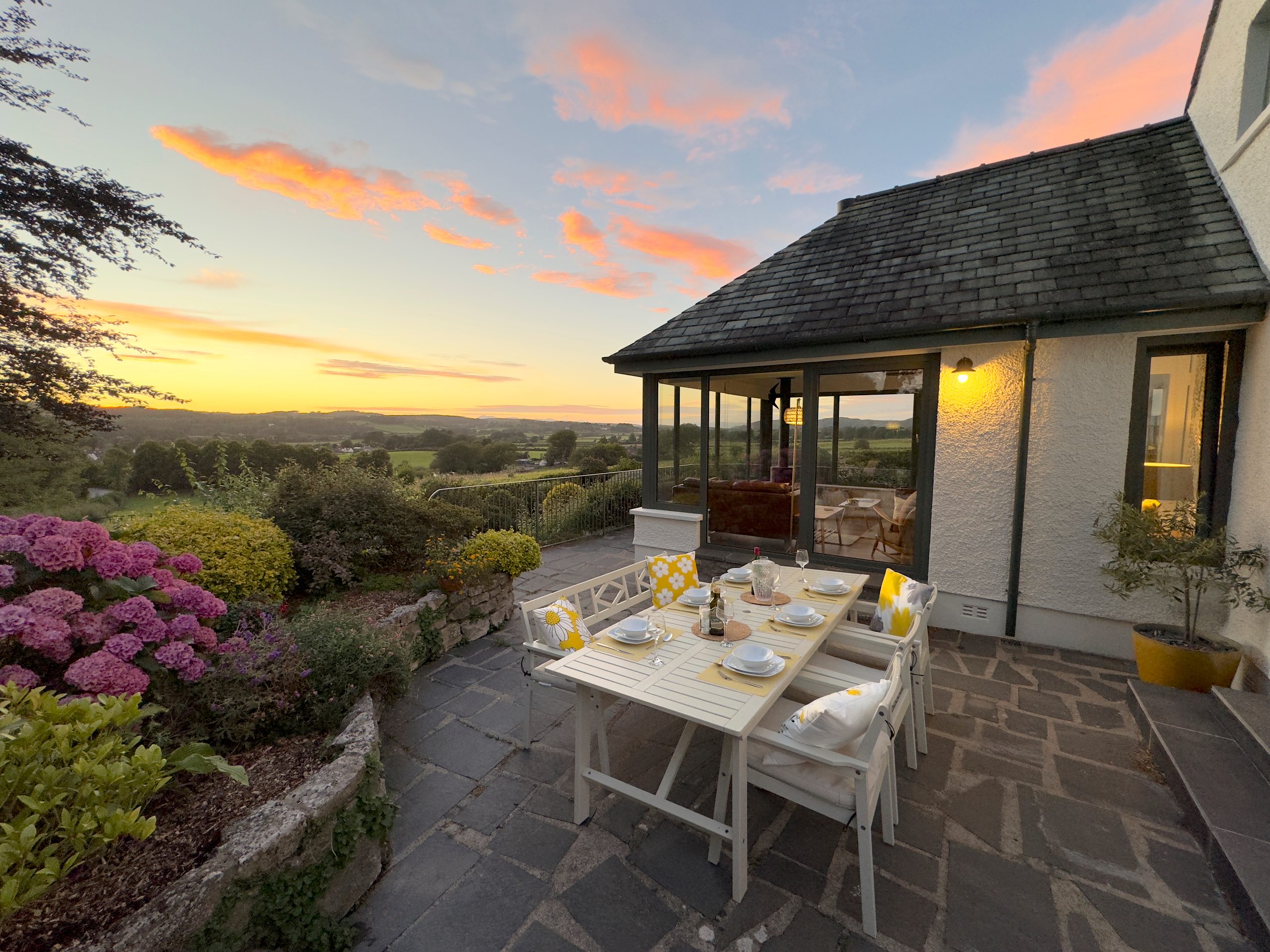 Pembroke Cottage - Image 1