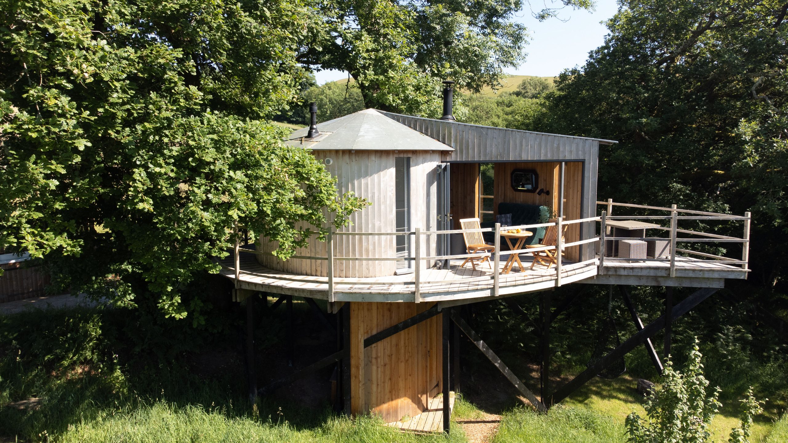 Ty'r Onnen Treehouse - Image 1