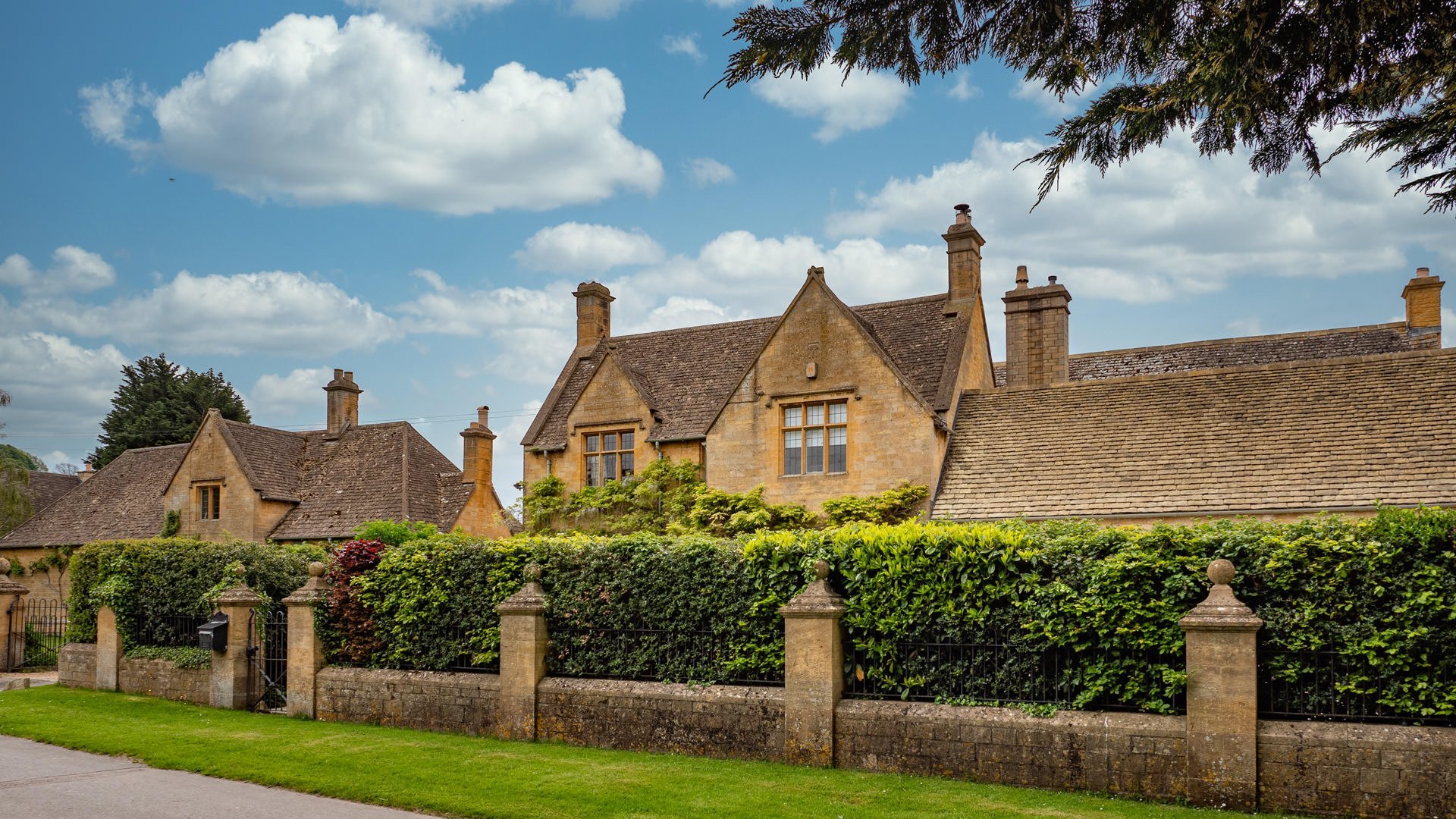 Brookside Lodge