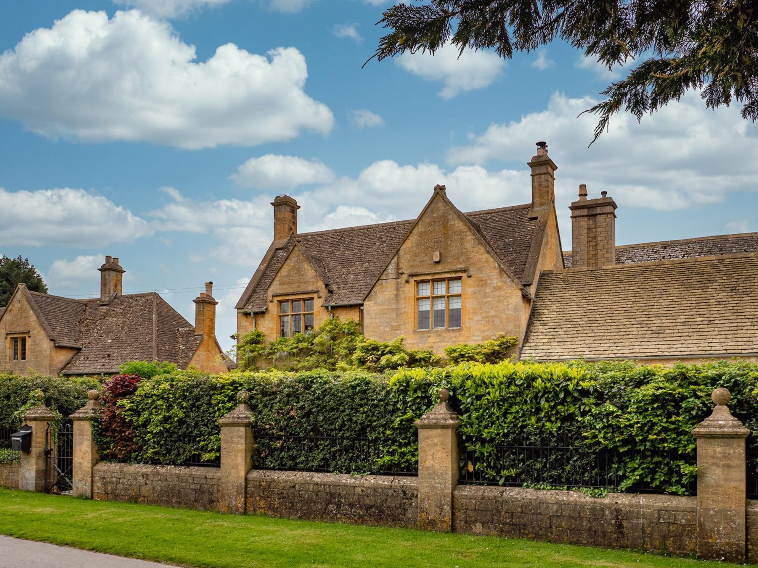 Brookside Lodge