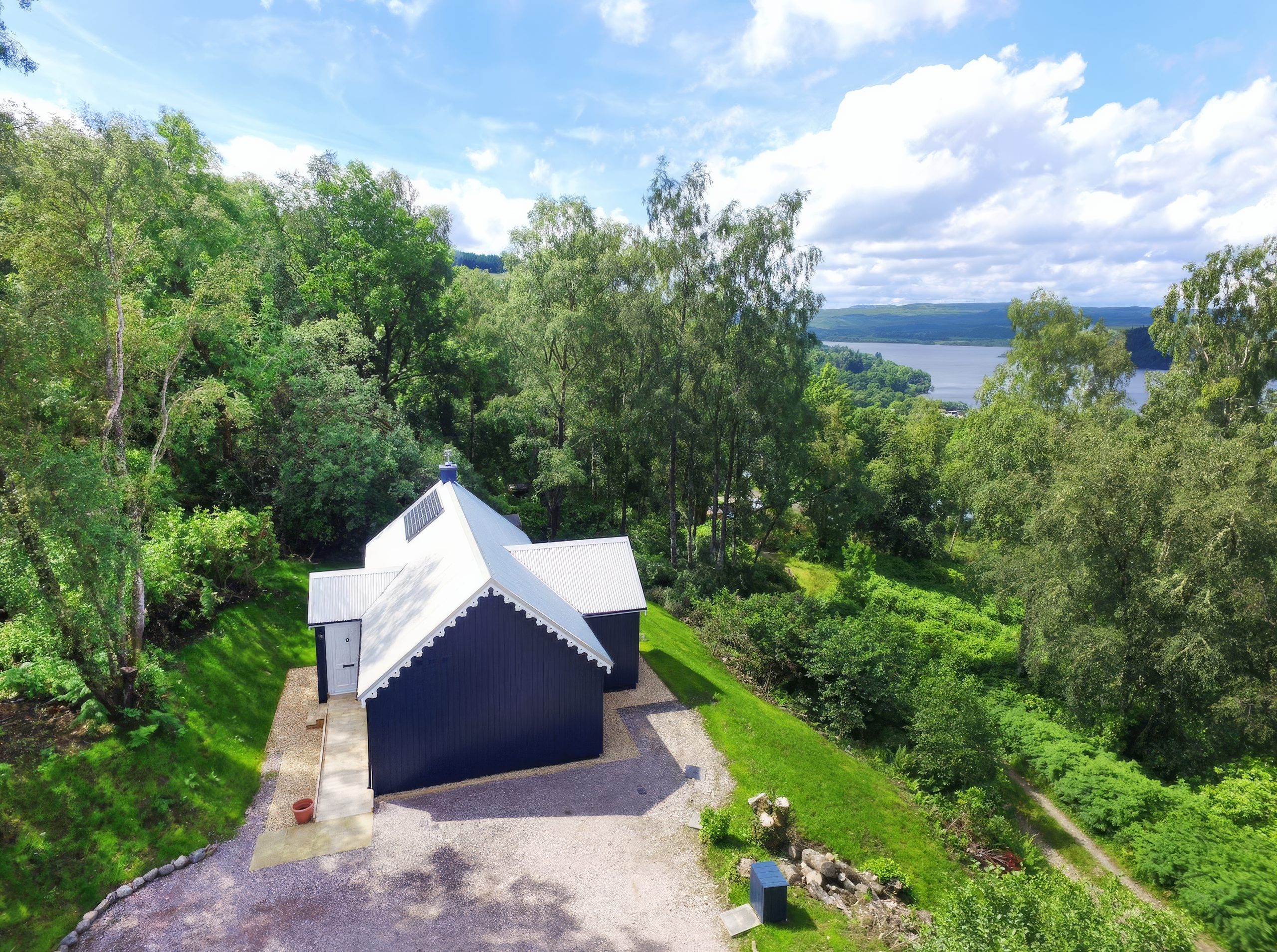 The Blue Cottage - Image 1