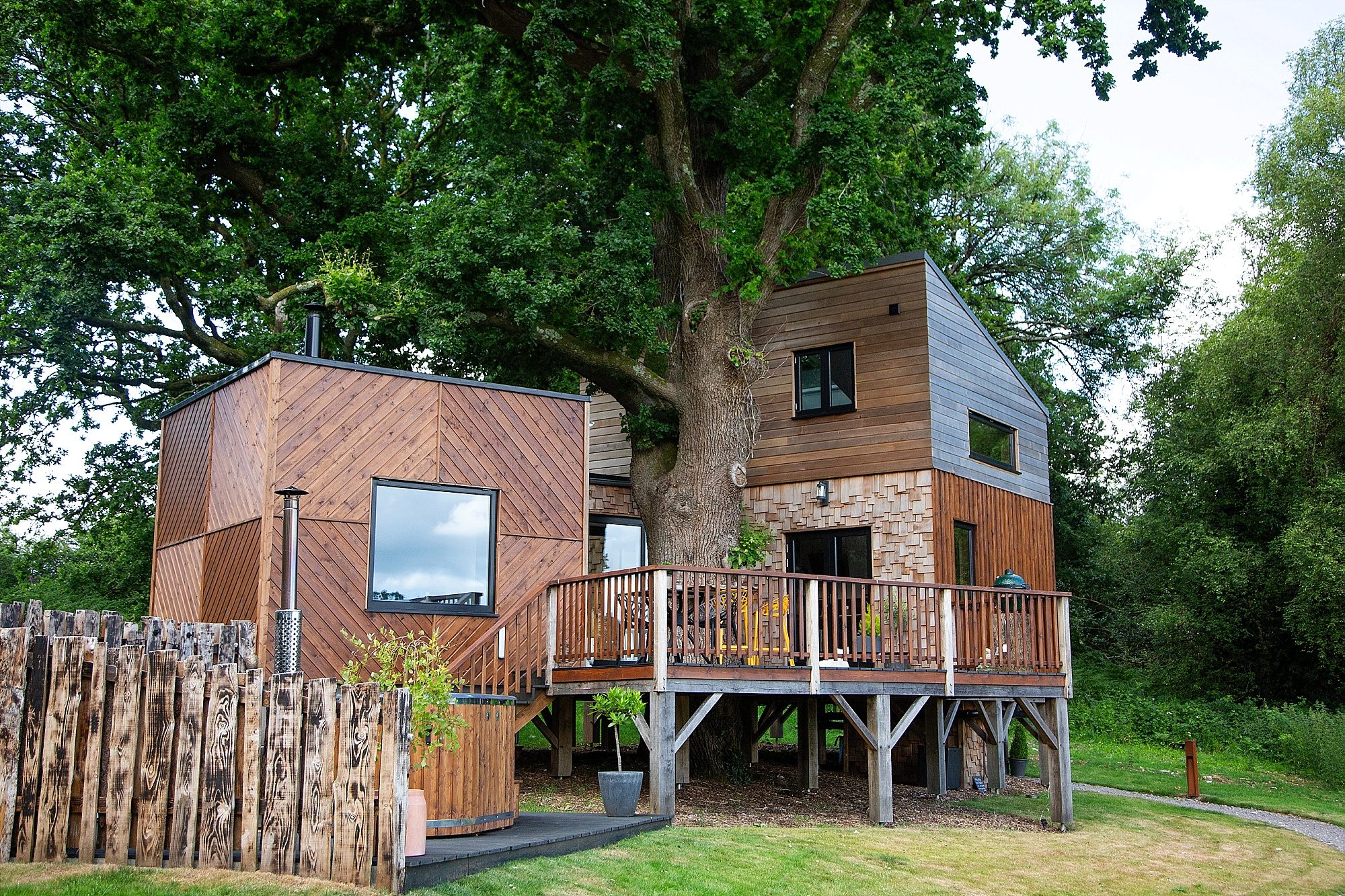 Burnworthy Treehouse - Image 1