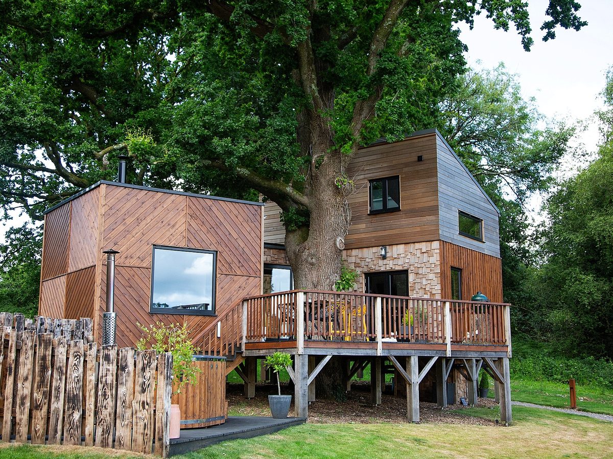 Burnworthy Treehouse