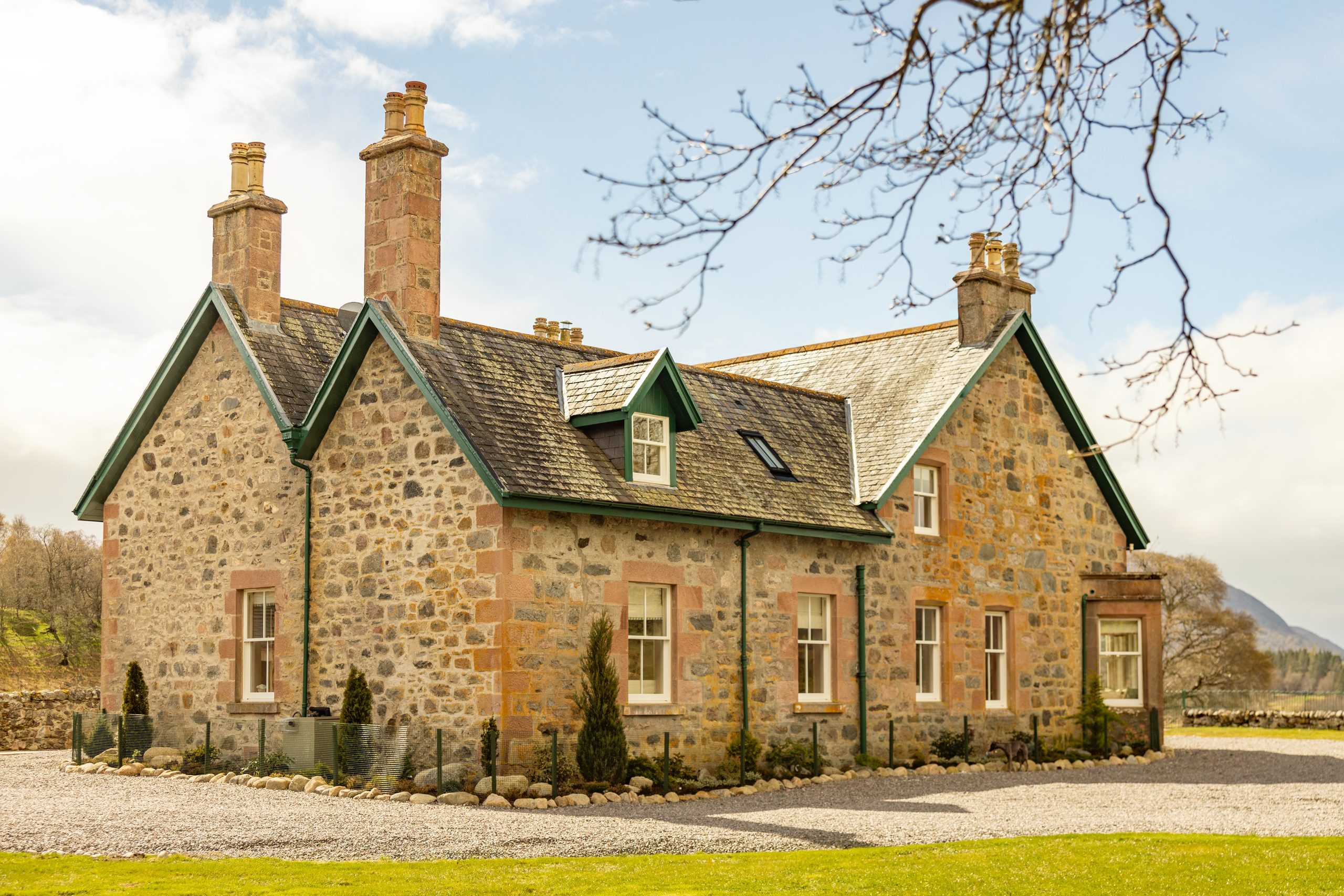Dunmaglass Farmhouse - Image 1