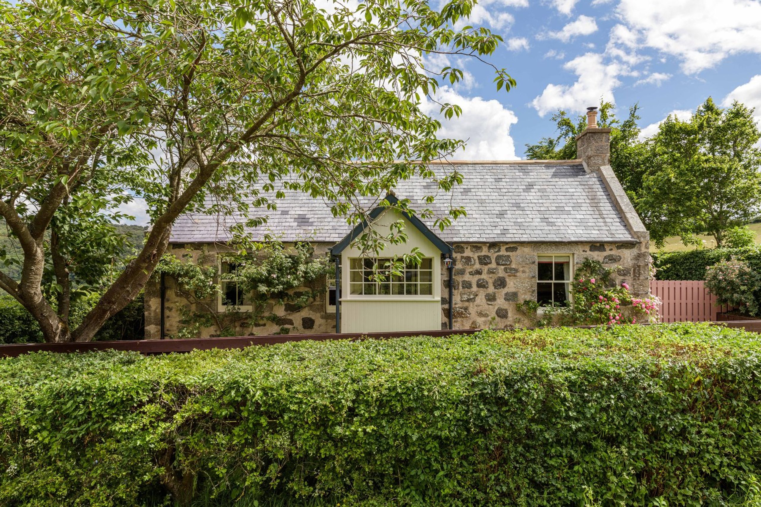 Butlers Fairytale Cottage - Image 1