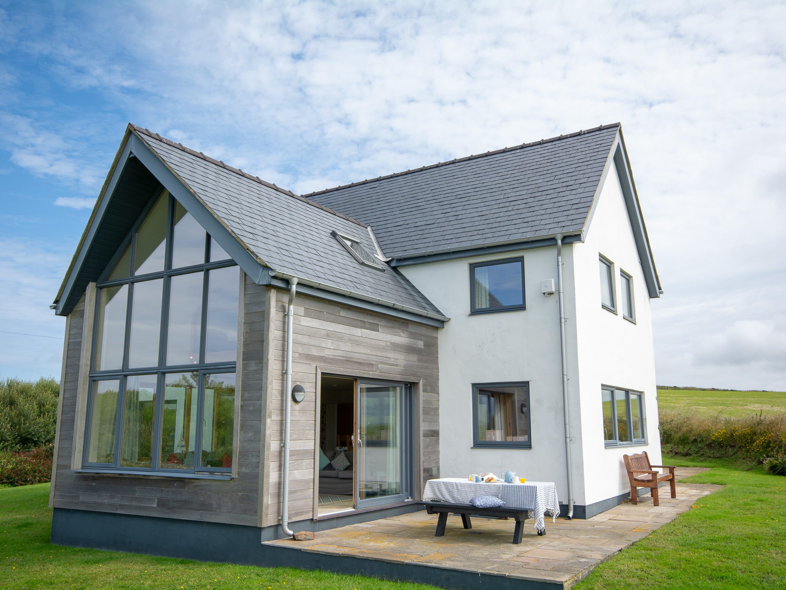 Ty Glan Y Mor