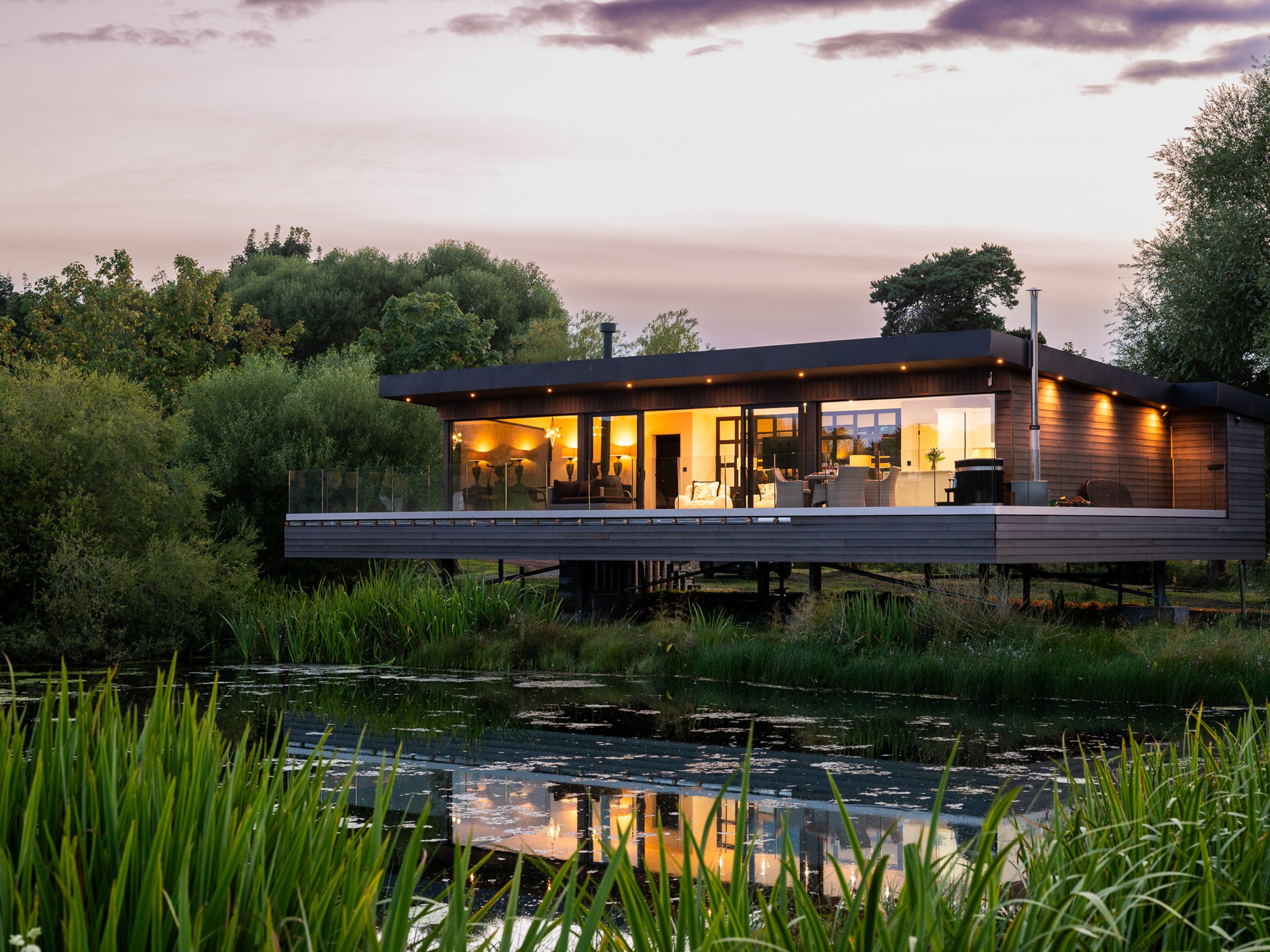 Water Villa Lily