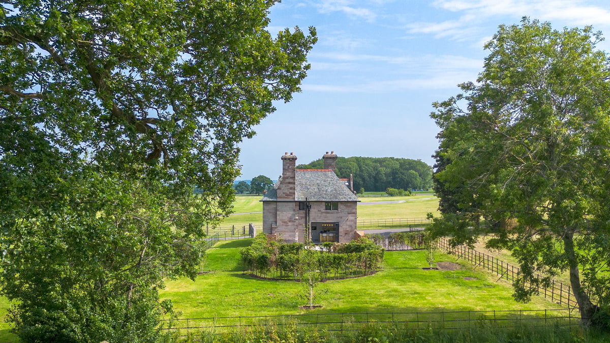 Liongate Lodge