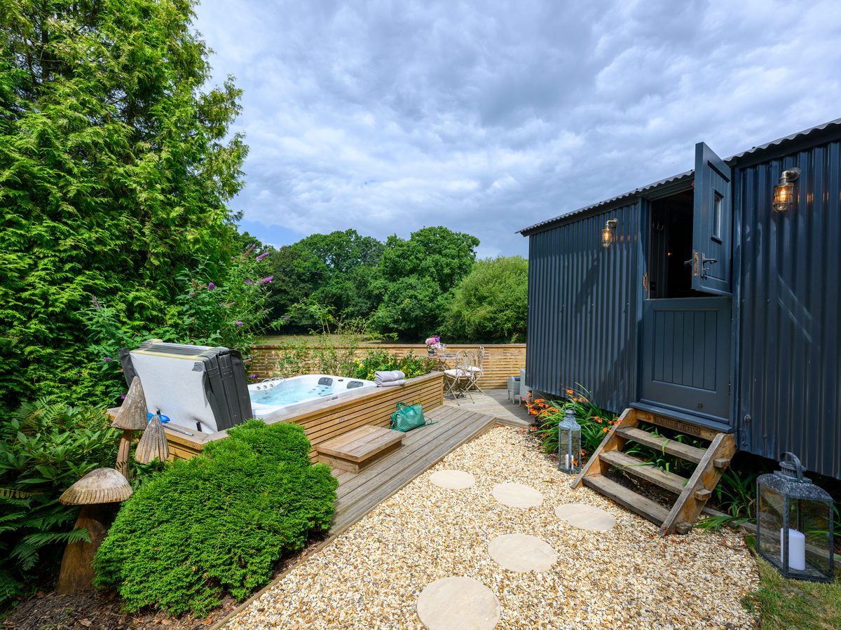 Bramble Hut