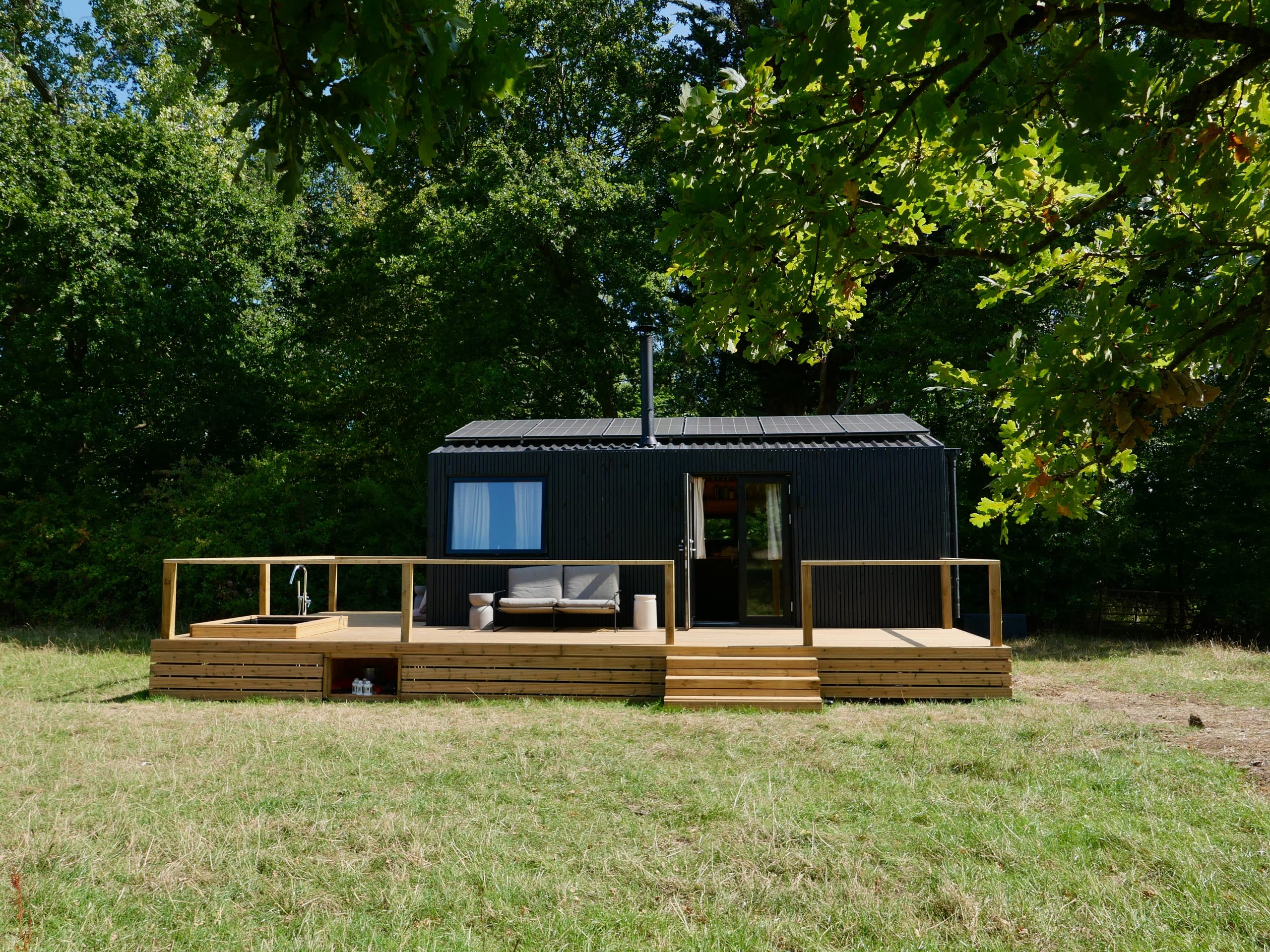 Reconnect Cabin - Image 1