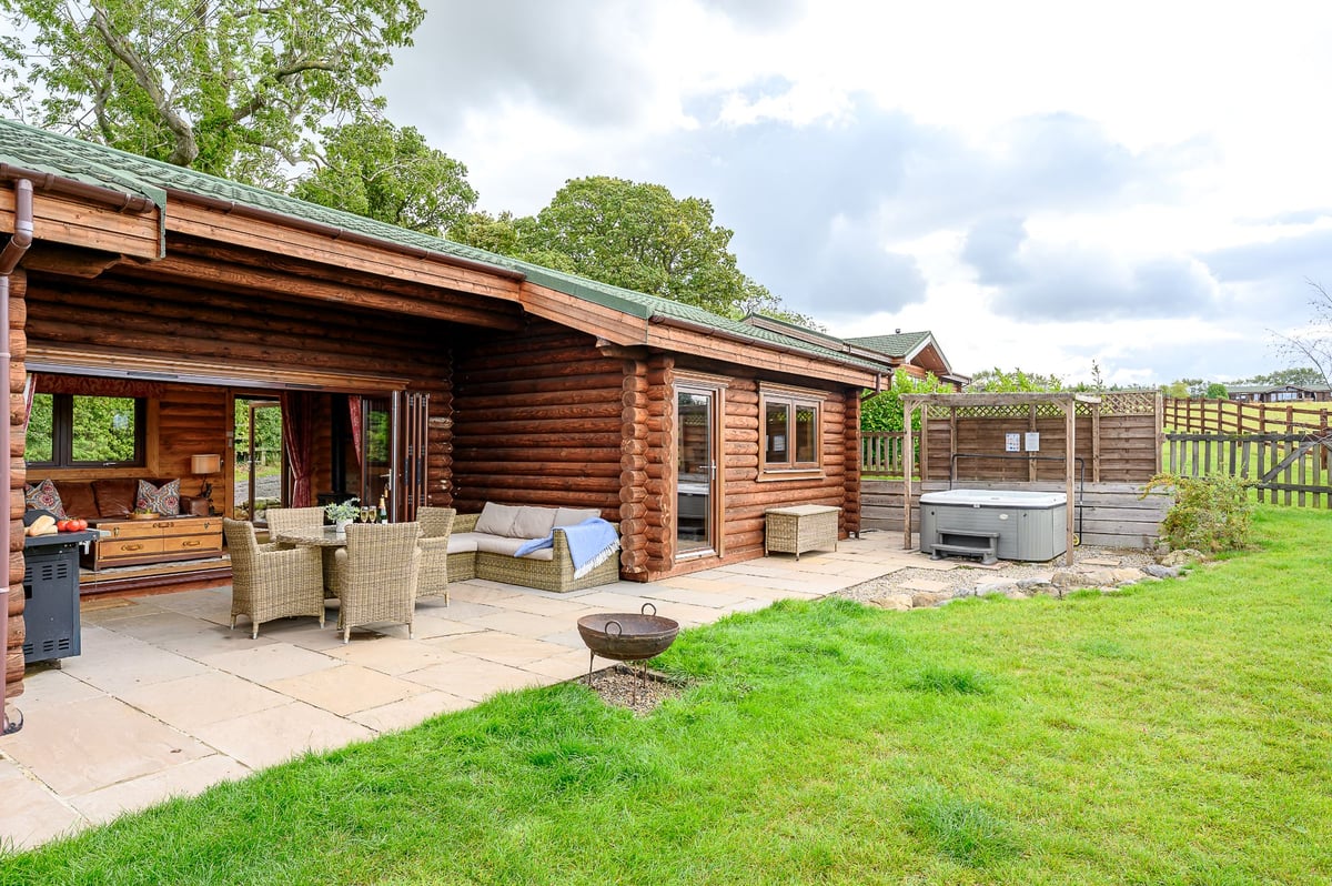 Hunters Lodge