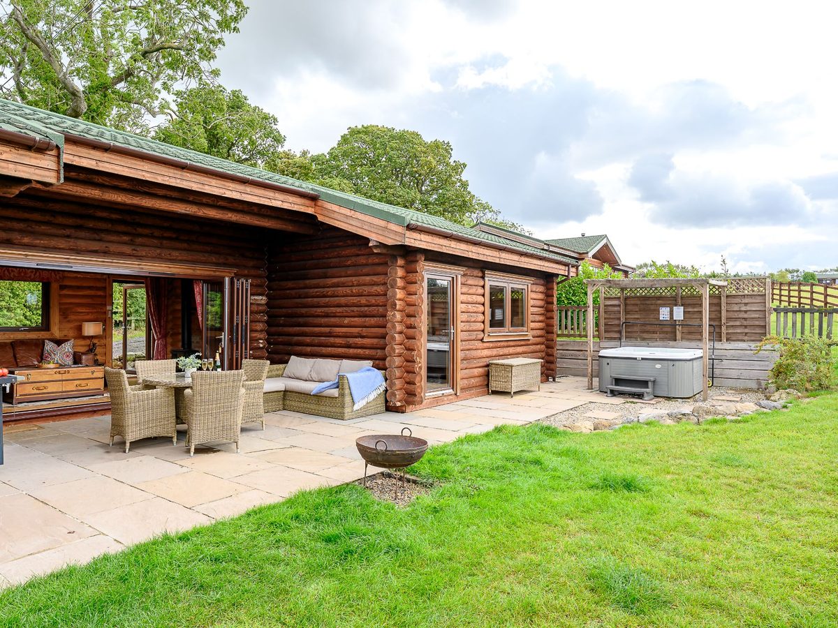 Hunters Lodge