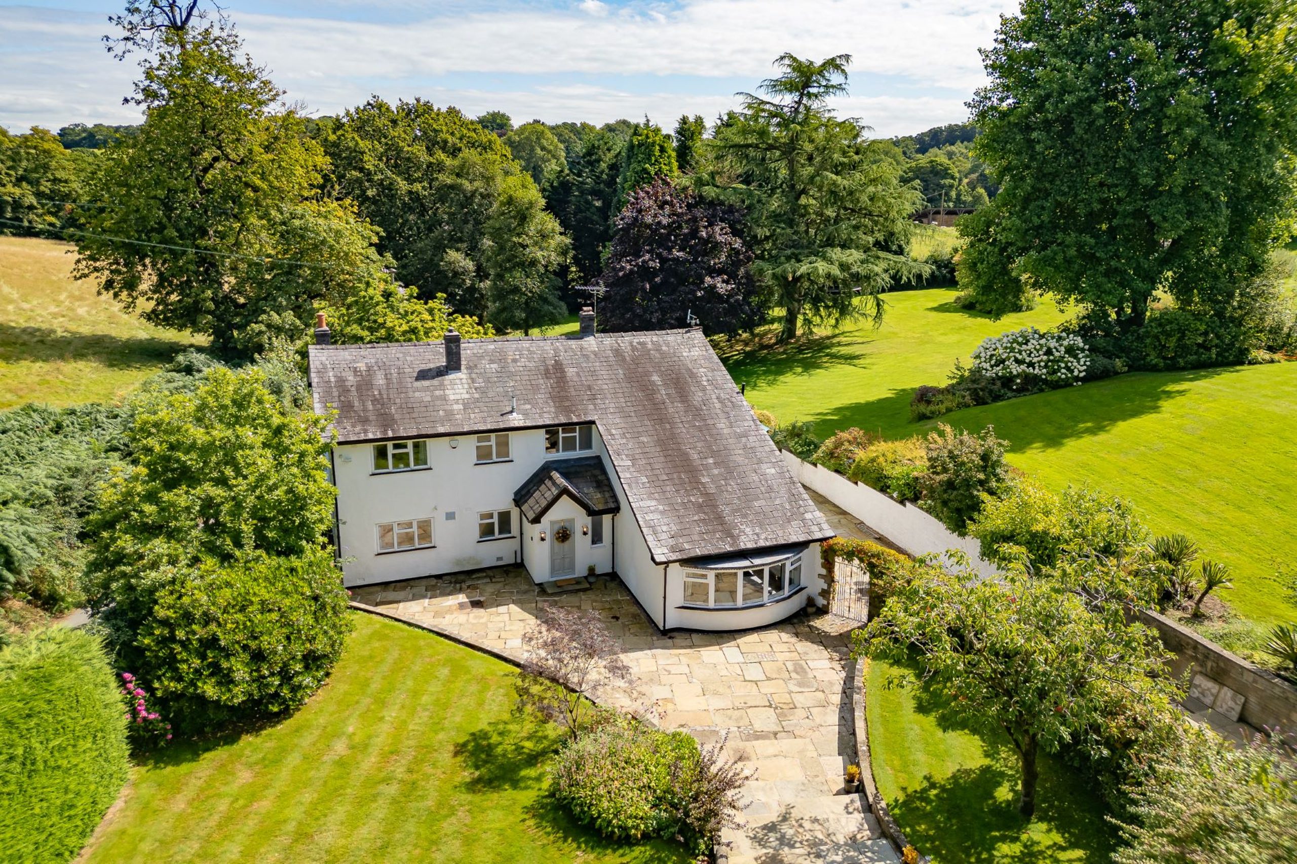 Garden Cottage - Image 1