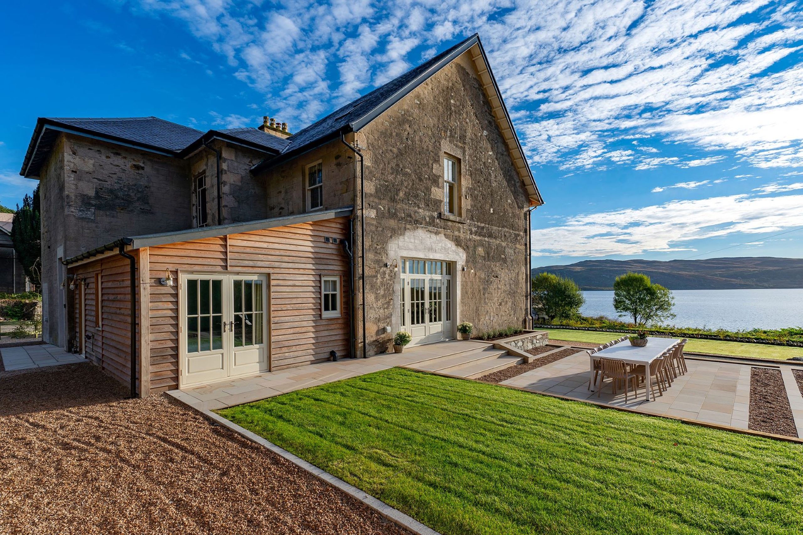 Shorefront House - Image 1