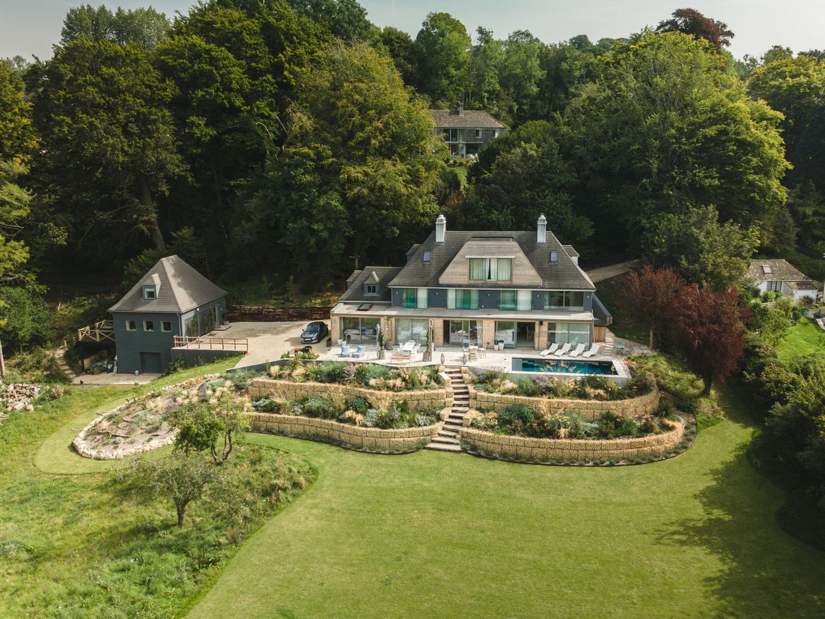 Winston Manor