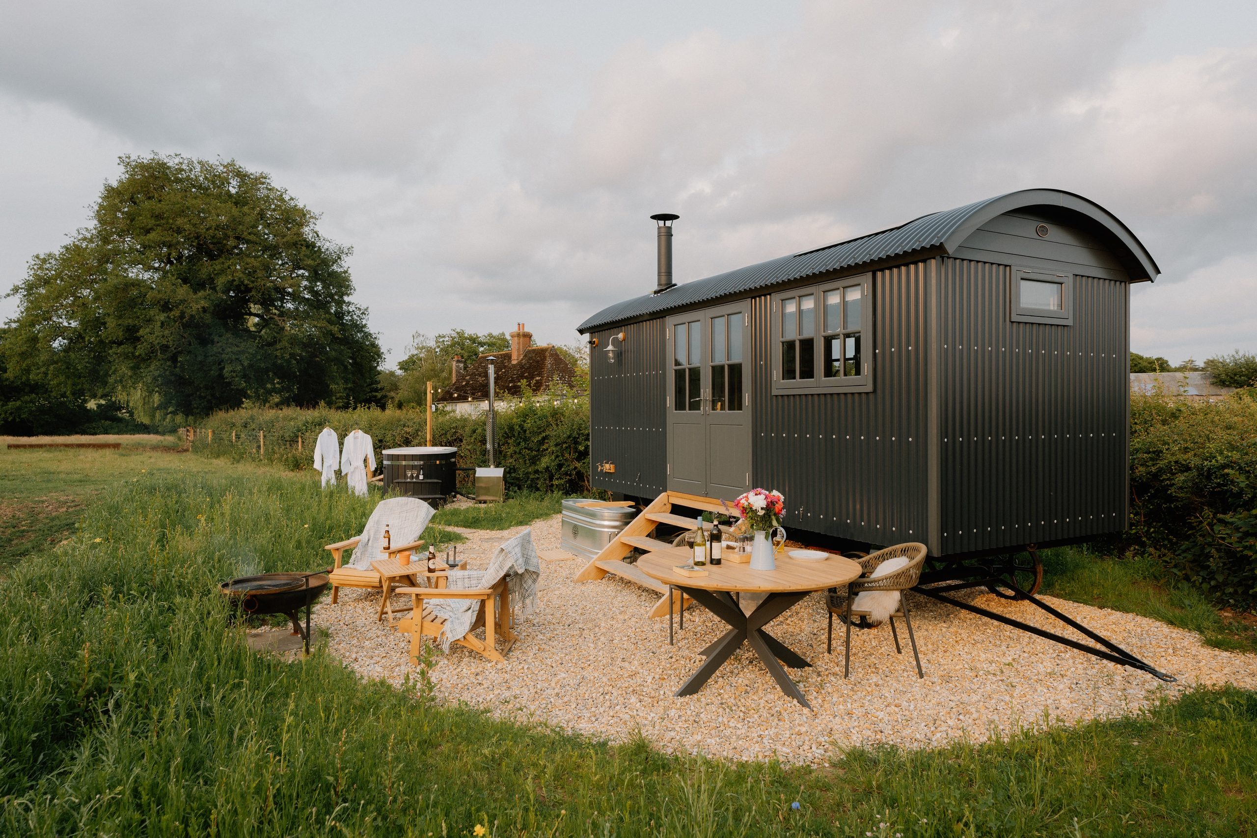 Hawthorn Hideaway - Image 1