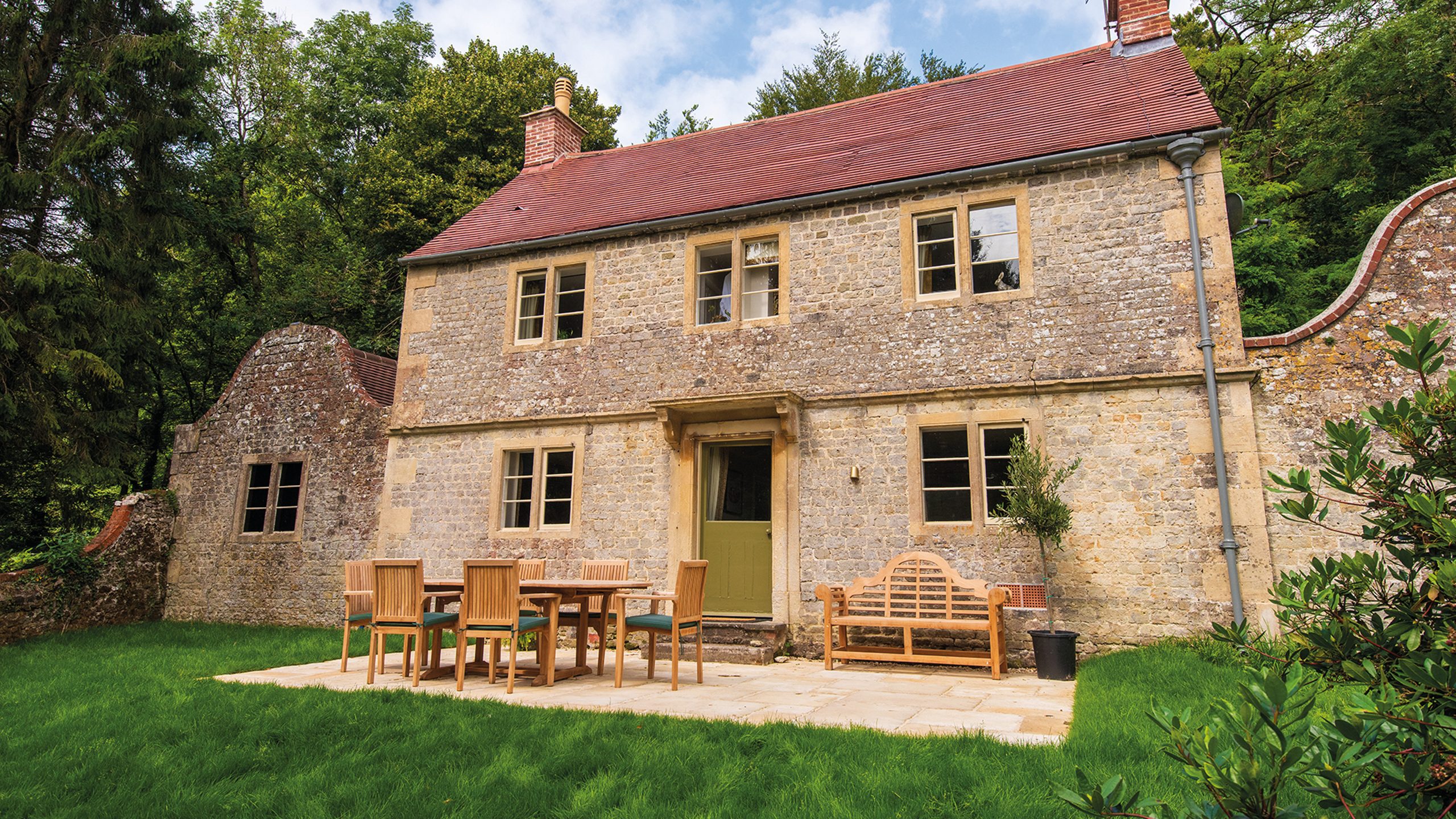 Longleat Deer Keeper's House - Image 1