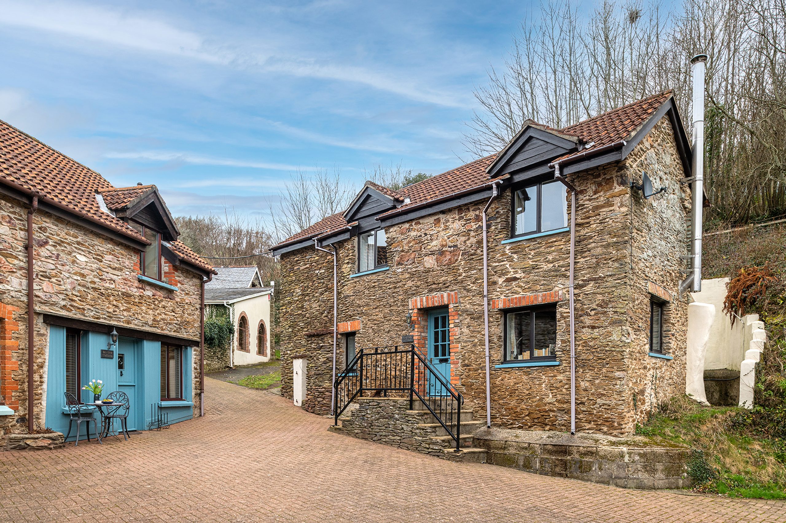 Peacock Cottage - Image 1