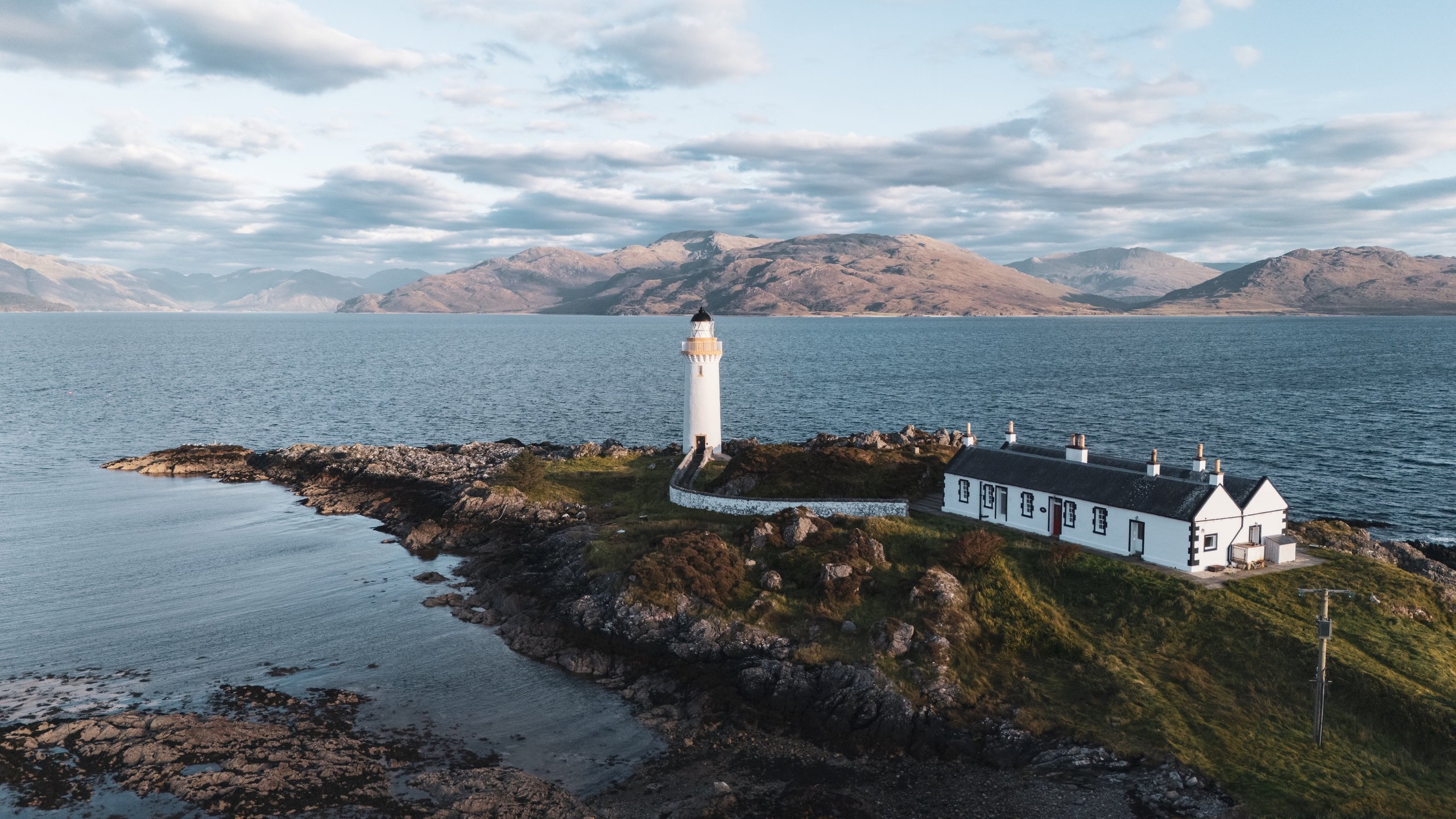 Angel's property - Eilean Sionnach Lighthouse Cottage