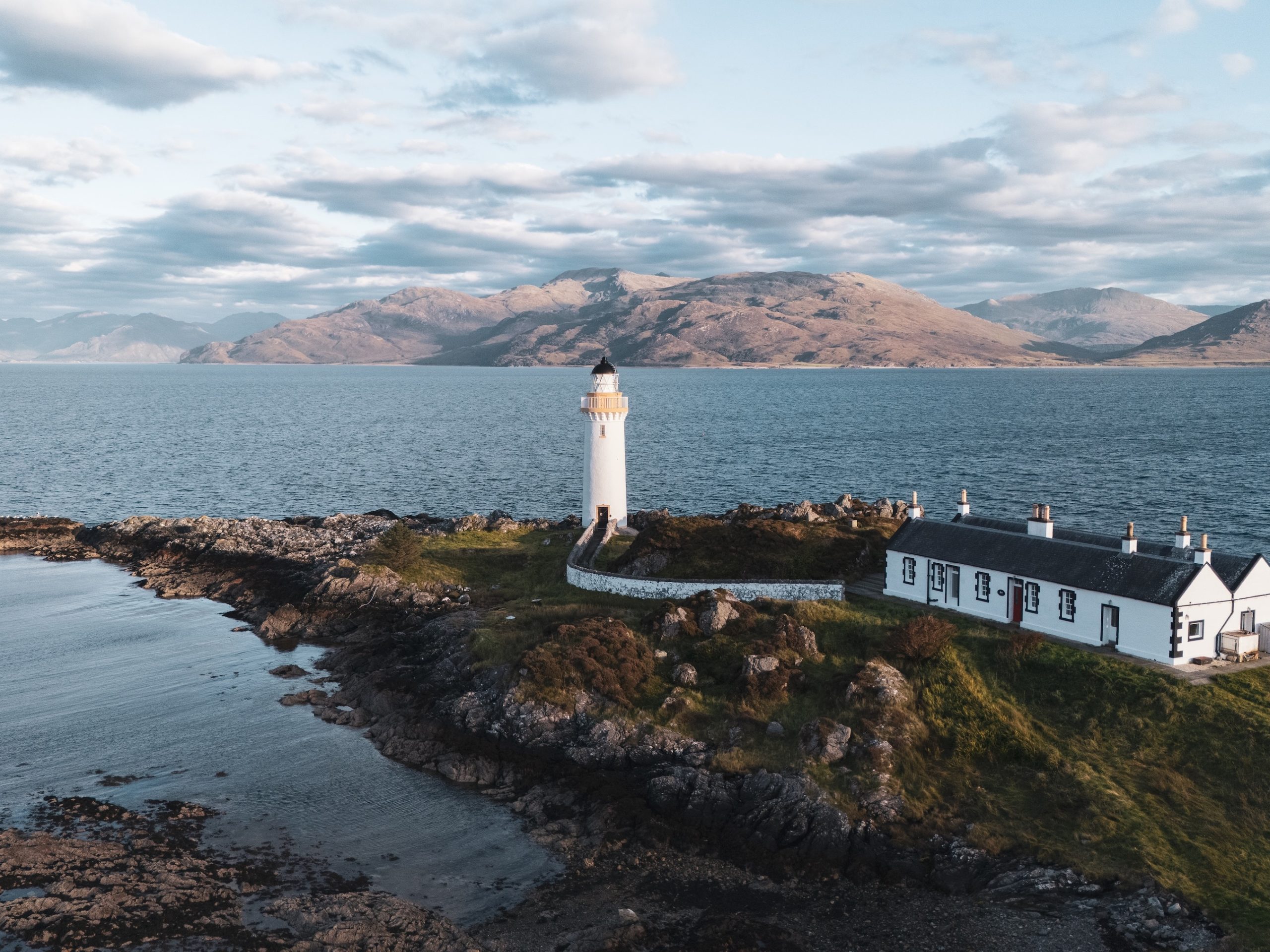 Angel's property - Eilean Sionnach Lighthouse Cottage