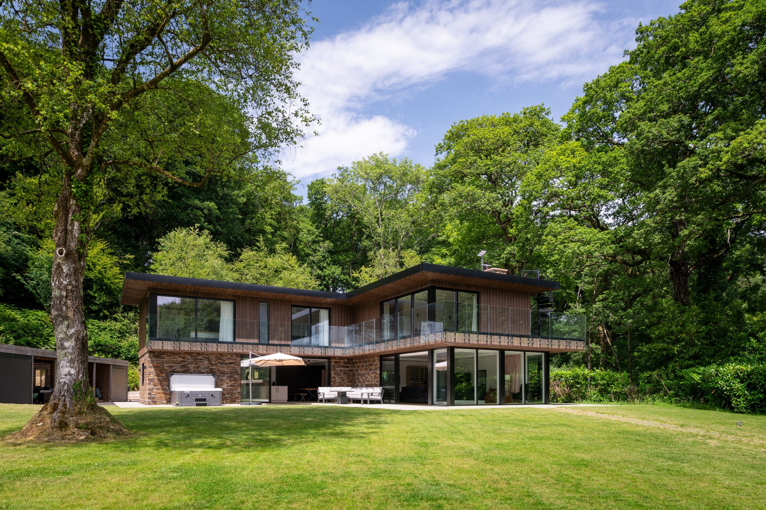 Wood lodge - Image 1