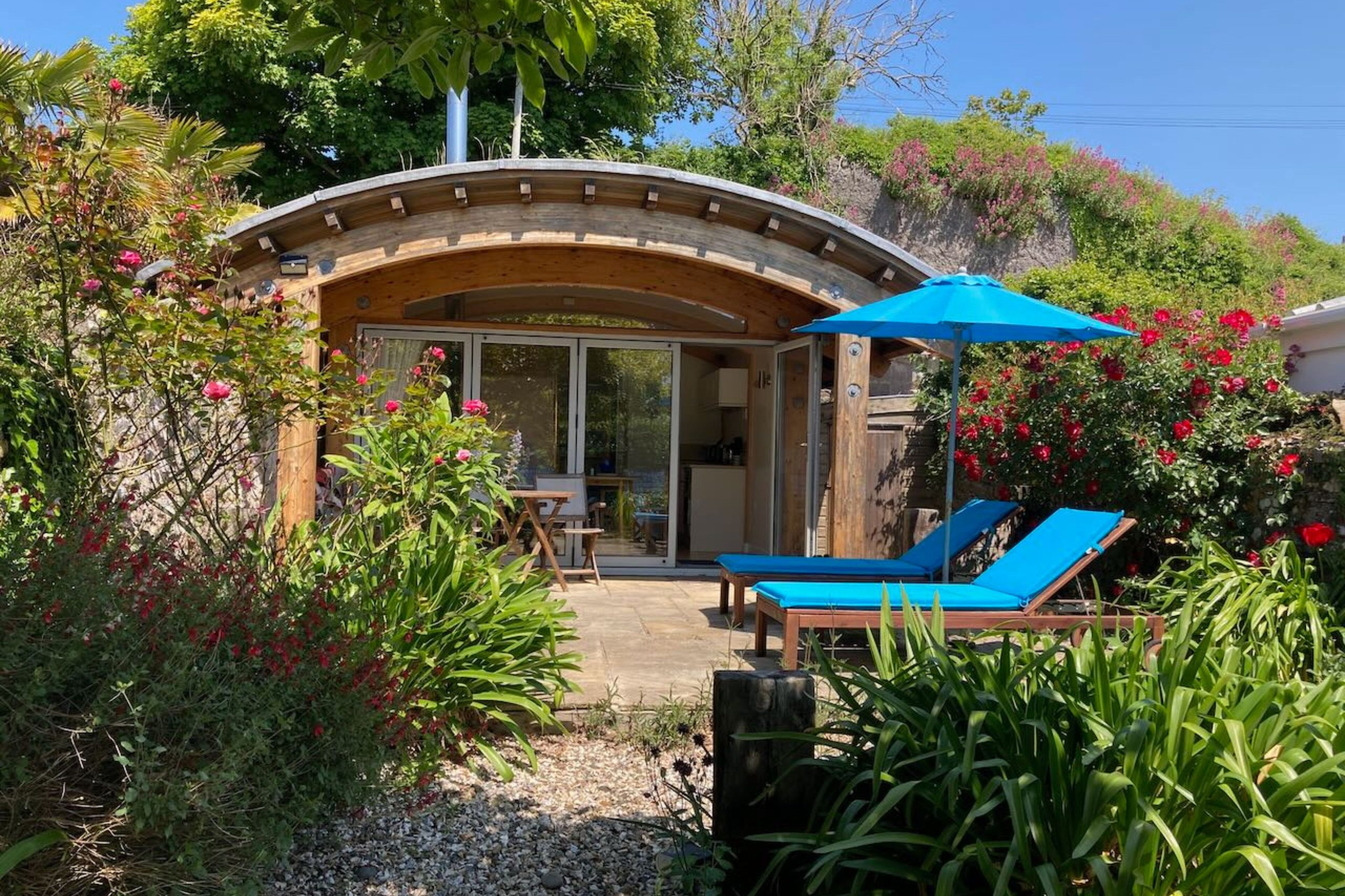 Sea Breeze Beach House - Image 1