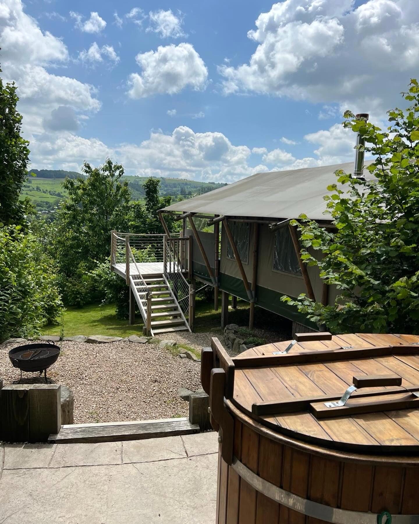 Oaklands Glamping - Luxury Safari Tents - Image 1