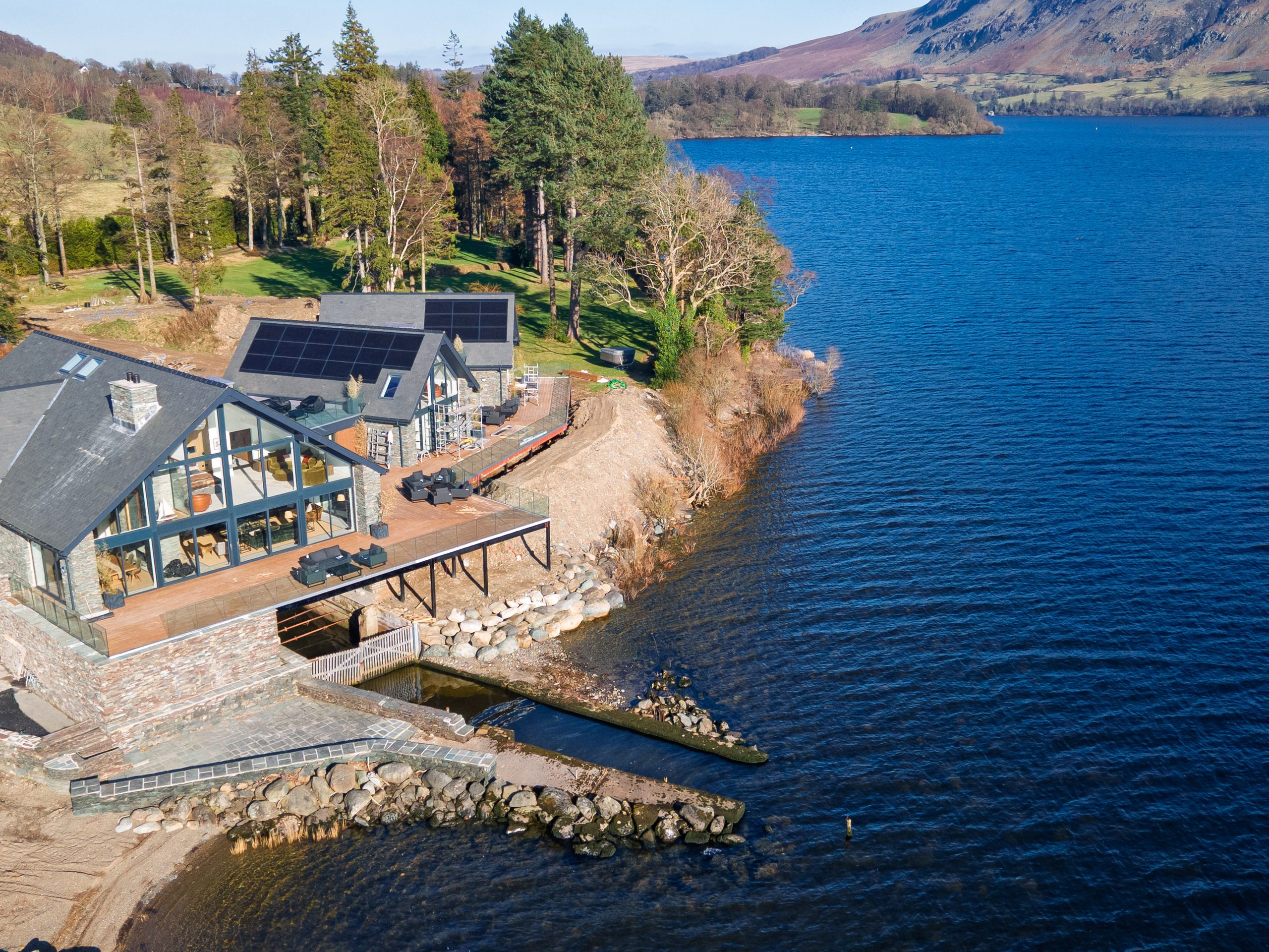 Lakefield Boathouse