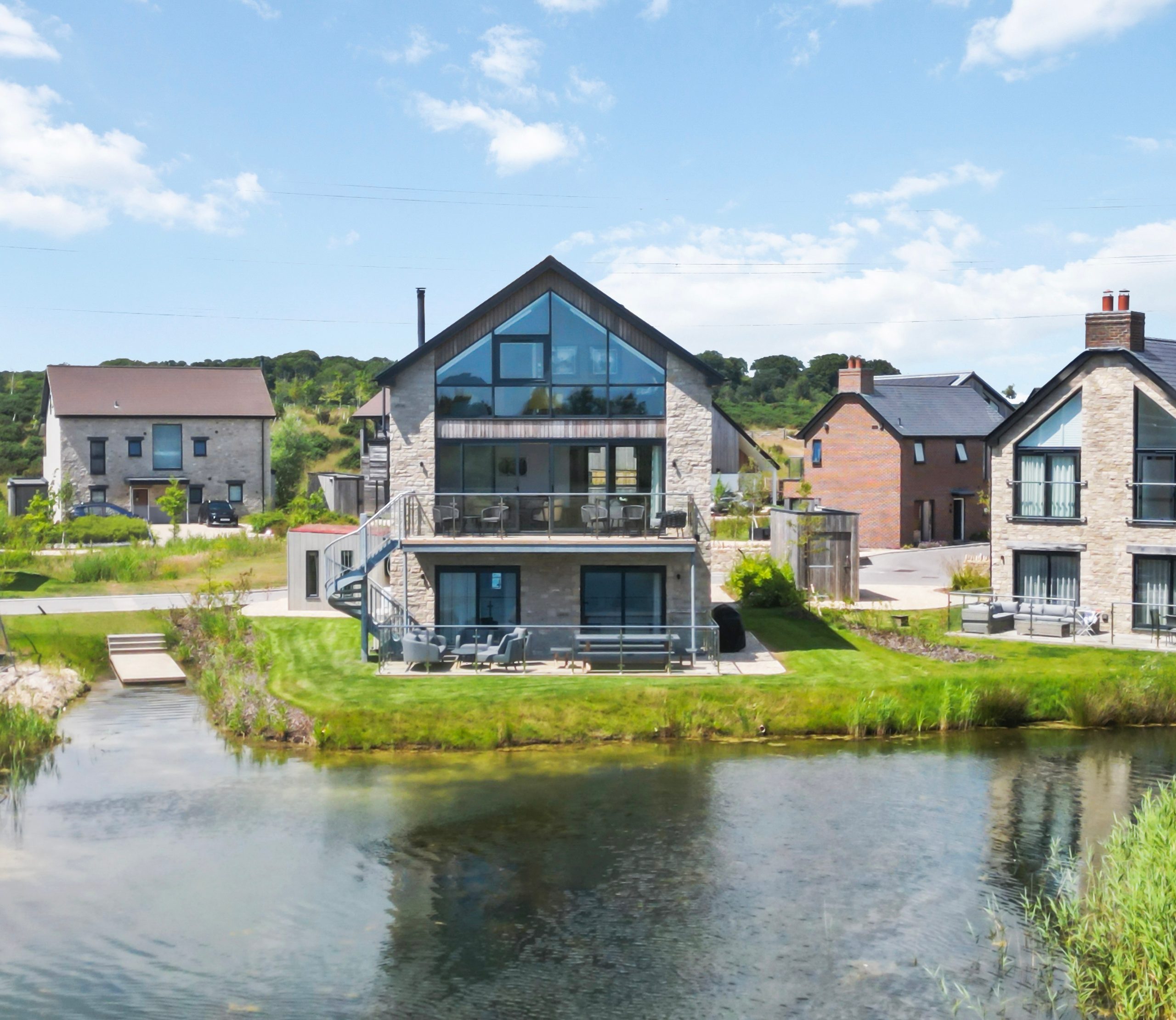 Knighton - Image 1