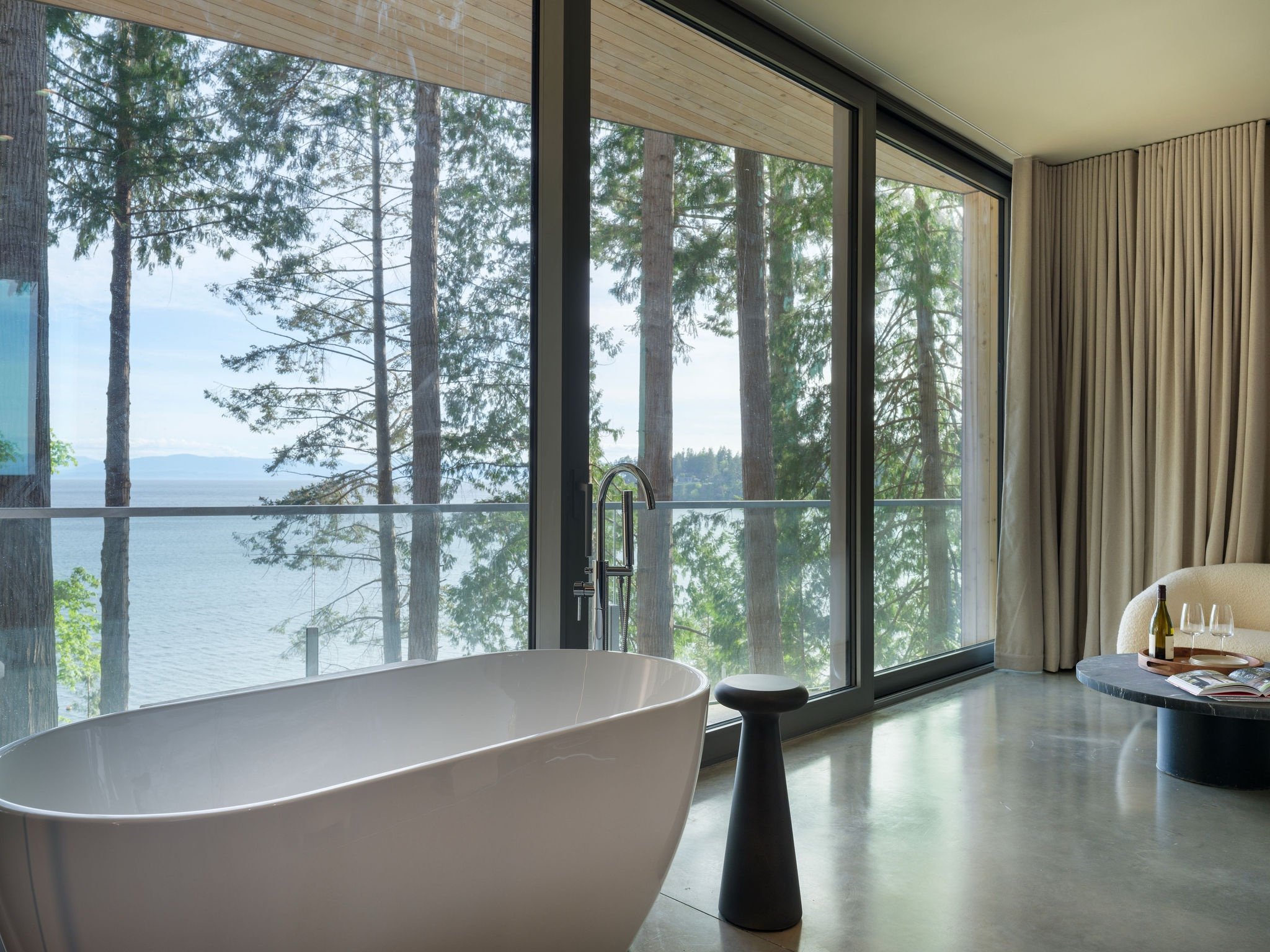 Tsuga Beach Inn - Image 1