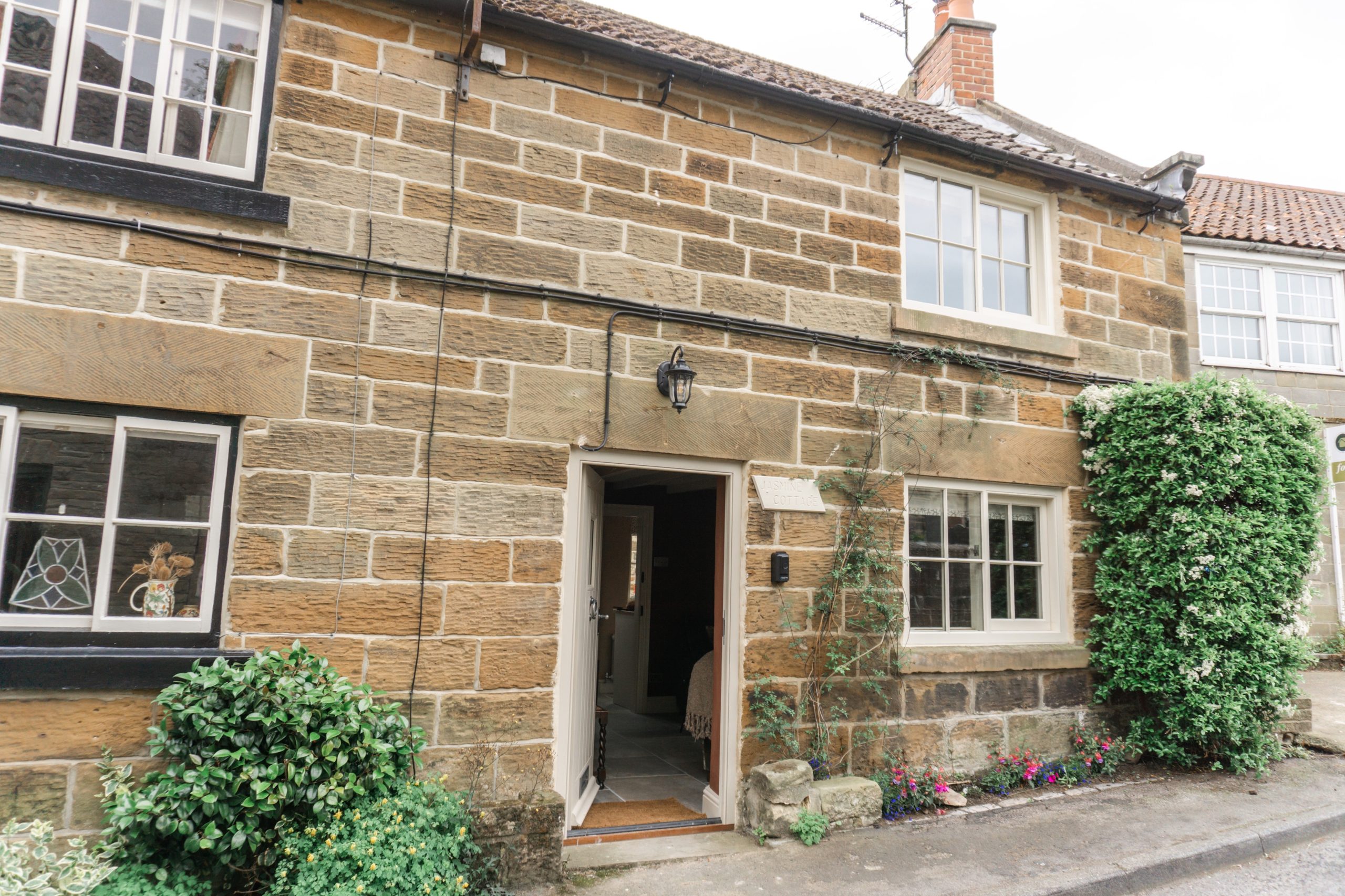 Jasmine Cottage - Image 1