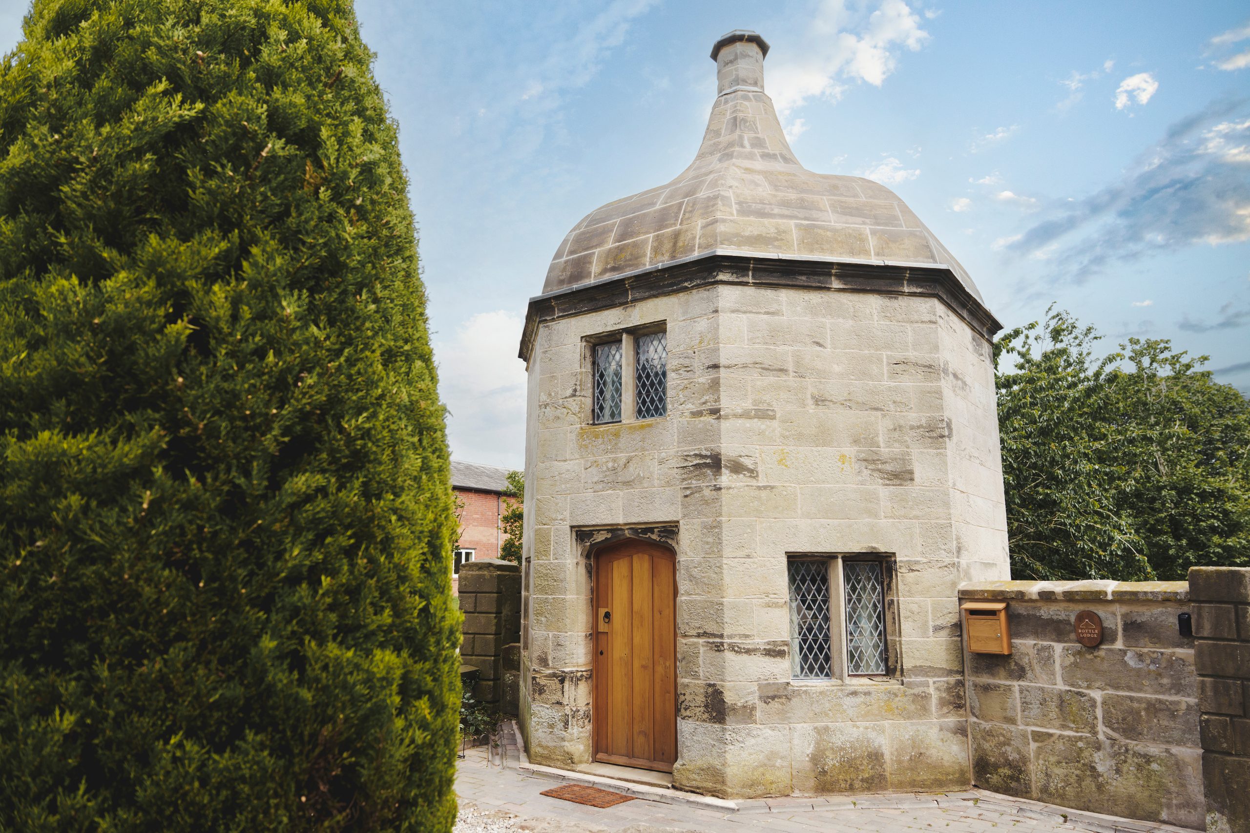 Bottle Lodge - Image 1