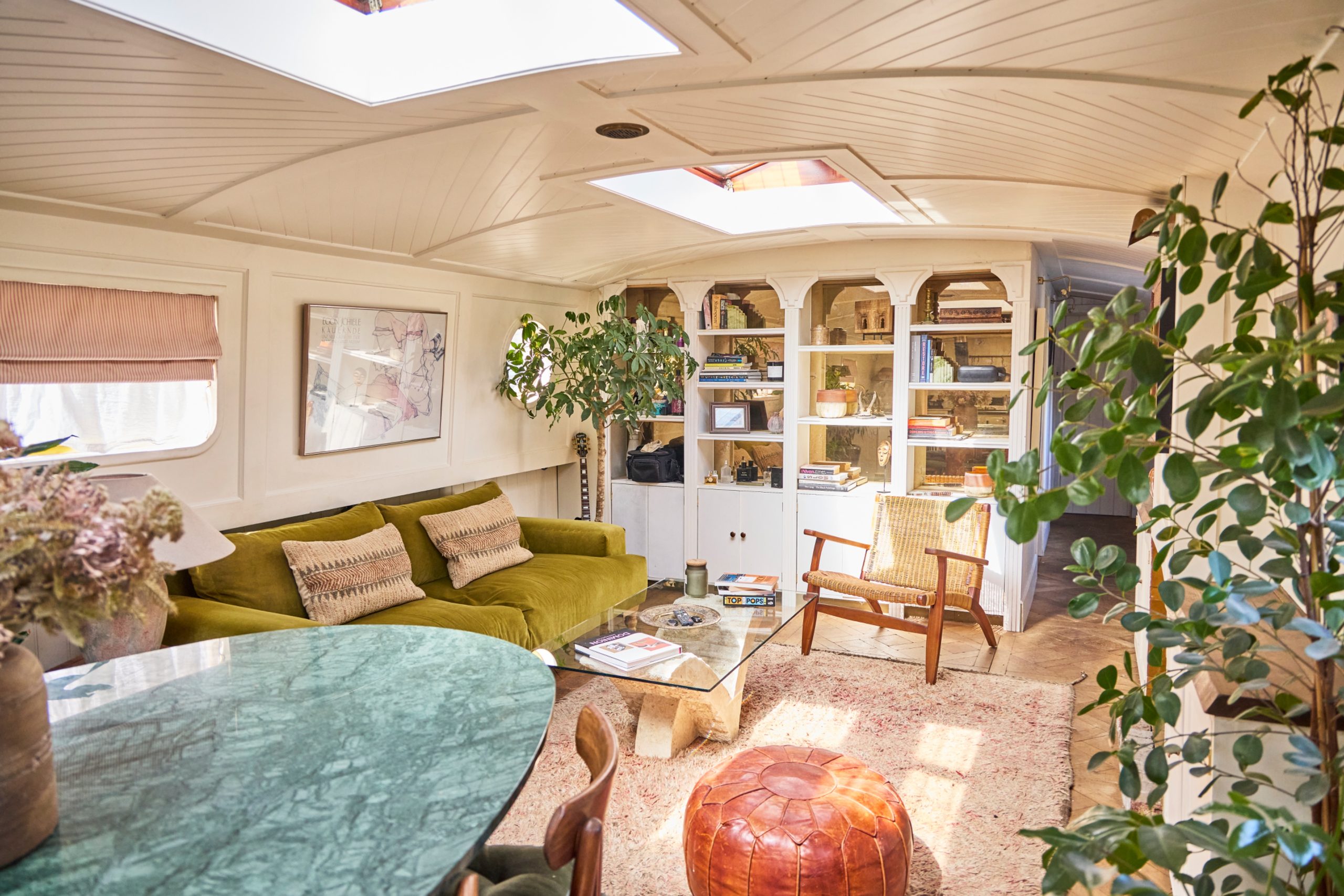 The Arts Barge - Image 1