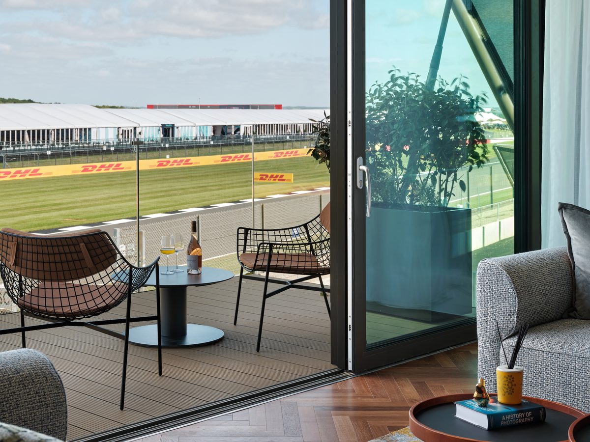Escapade Silverstone - Image 1
